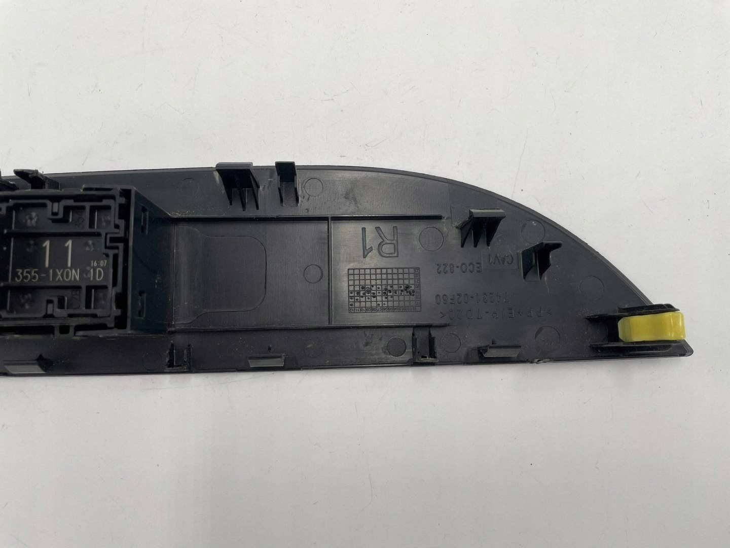 COROLLA E21 button switch windows door PRZEDNICH PRAWYCH right front