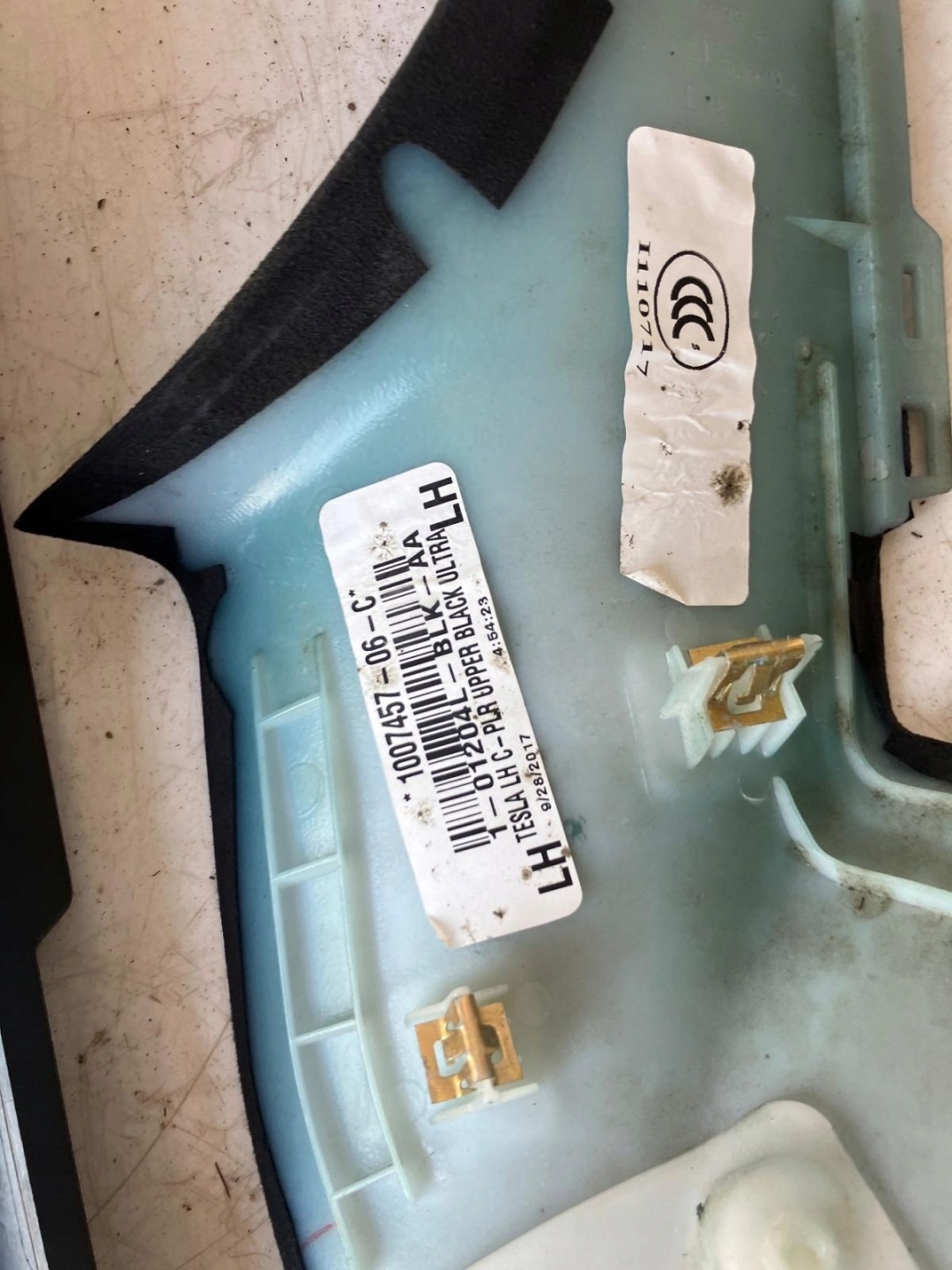 Blende Abdeckung SLUPKA links heck TESLA MODEL S 1007457-06