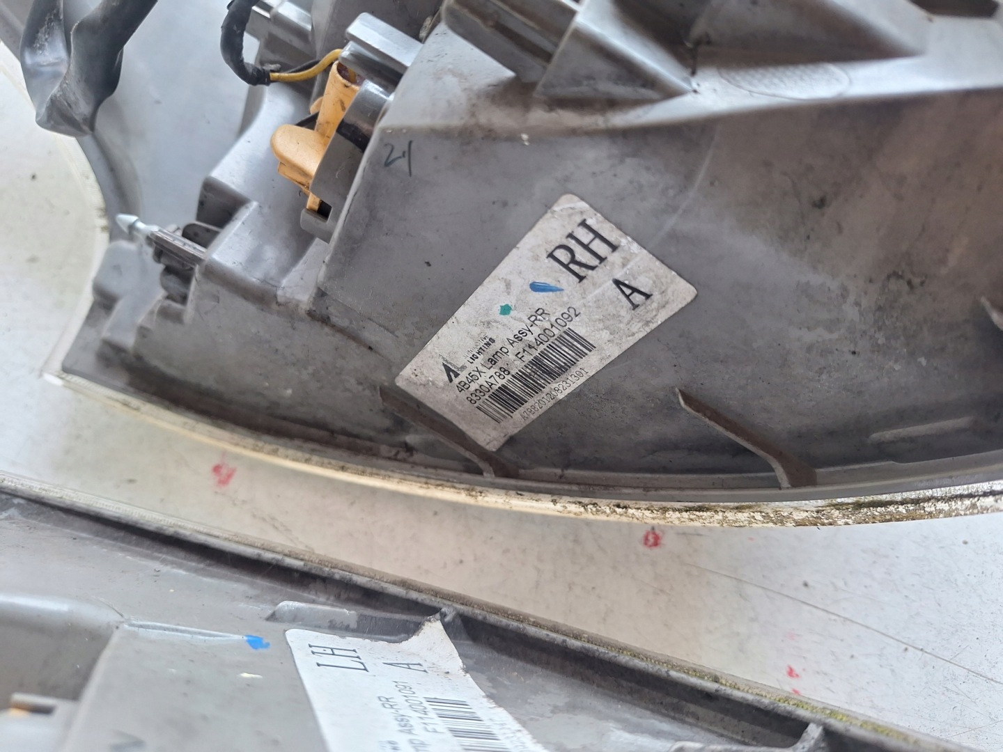 MITSUBISHI OUTLANDER III 13-15 light right fender