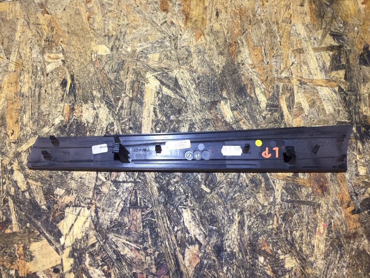 AUDI A8 D4 DEKOR door left front 4H0867409