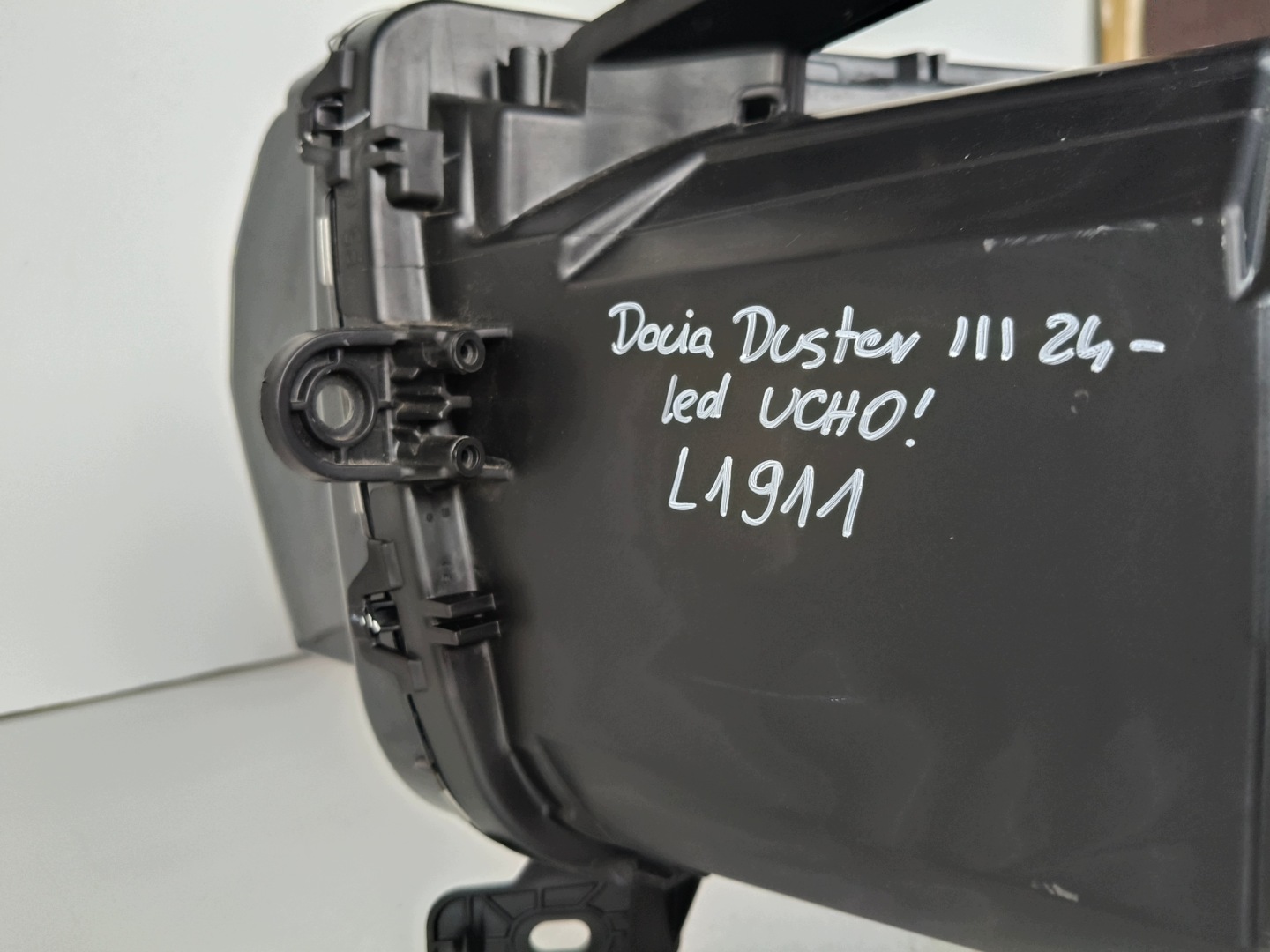 light right REFLEKTOR DACIA DUSTER III 24- FULL LED