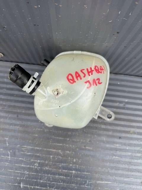 NISSAN QASHQAI J12 Réservoir eau