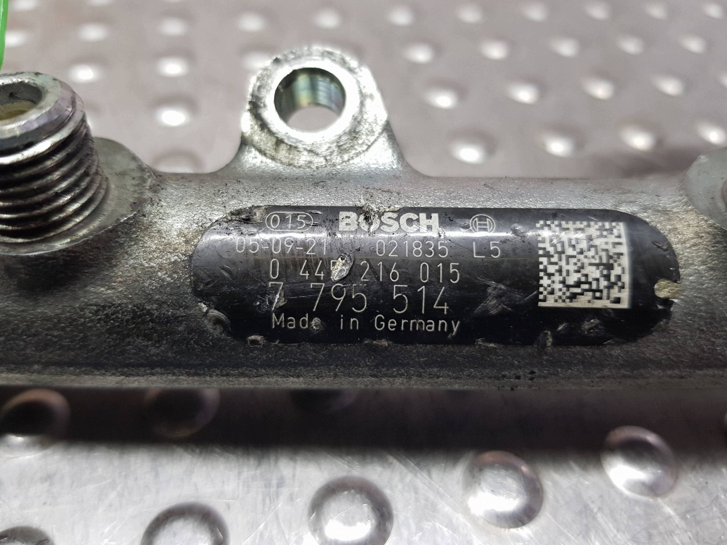 injection ramp sensors 7795514 BMW E60 E61 E65 E70 E87 E90 3.0 D M57N2