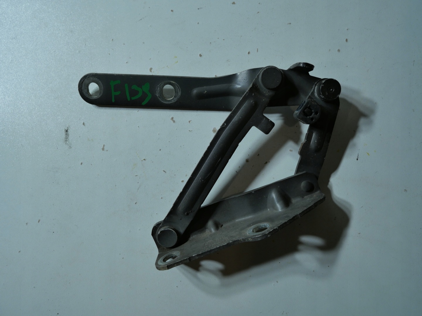 hinge bonnets right VW T5 7H0823302D