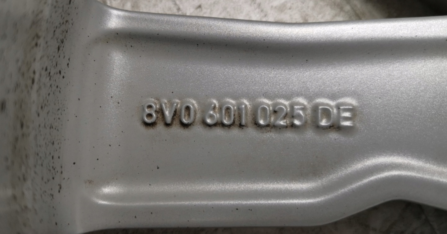 disk hliníkový disk 17" 7.5x17 Audi A3 8V0601025DE original