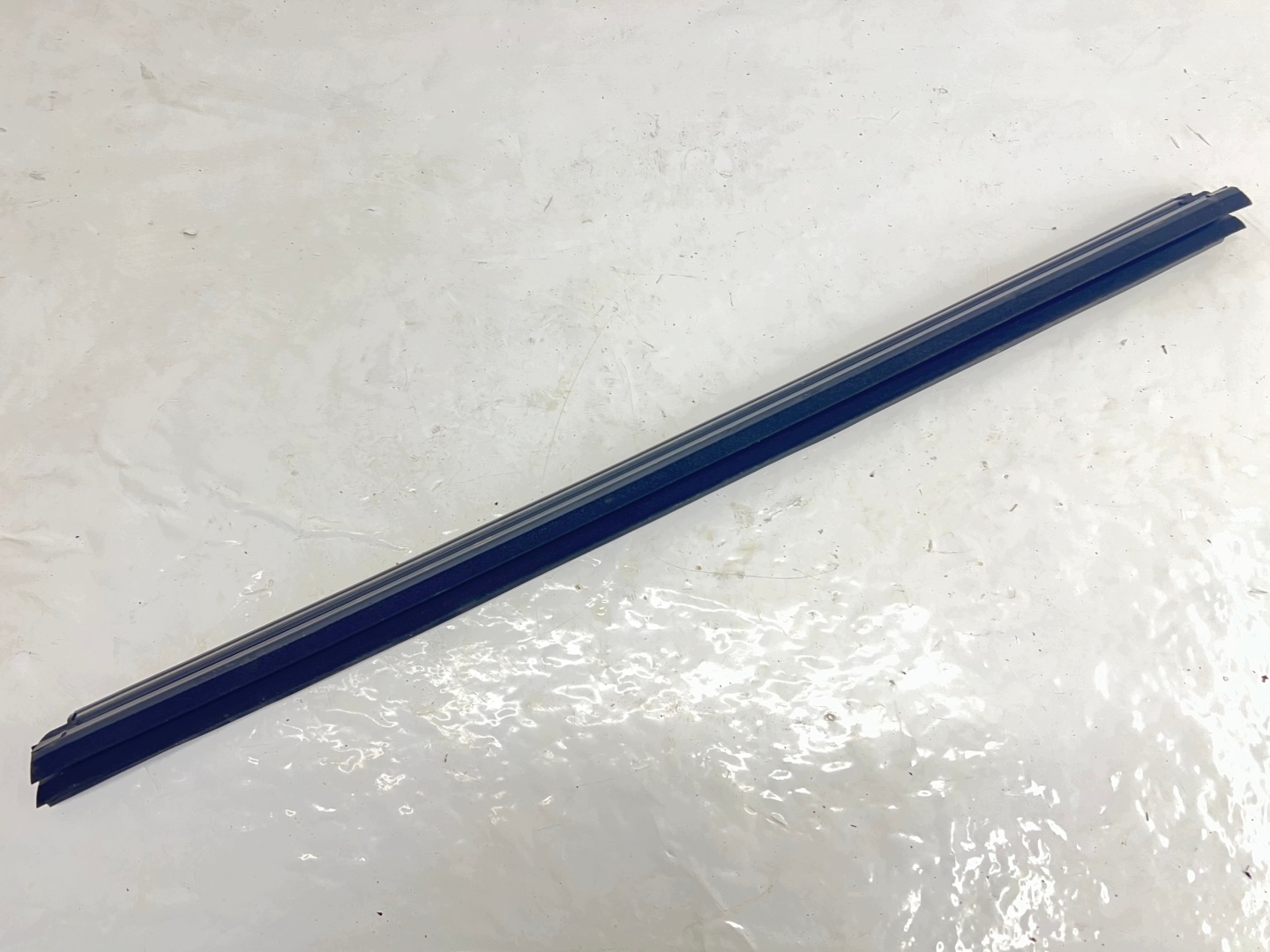 Mercedes C W205 KOMBI moulding dust door left front