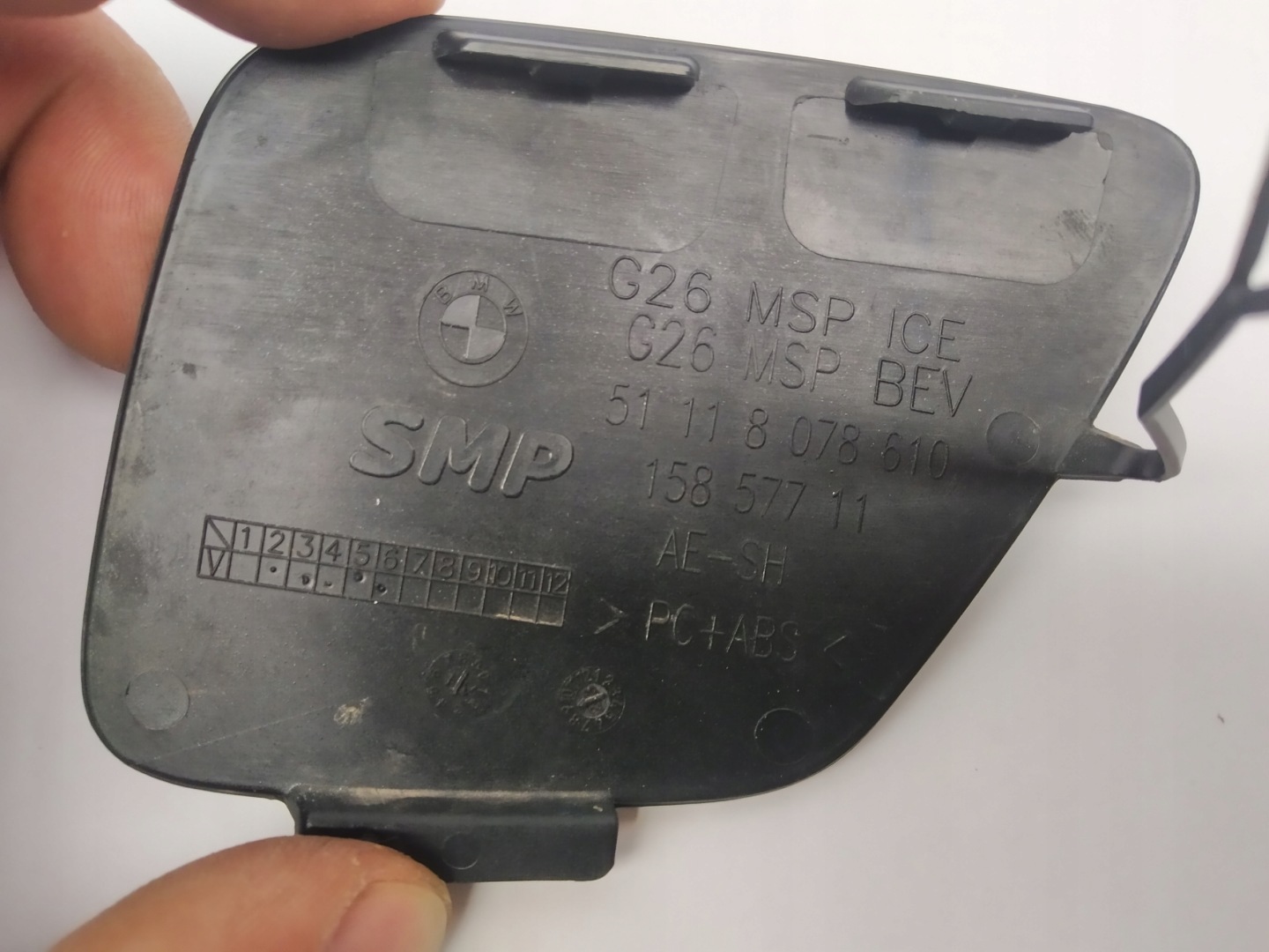 Bmw Serii 4 G26 M Pakiet towing hook cap w bumper front original 51118078610