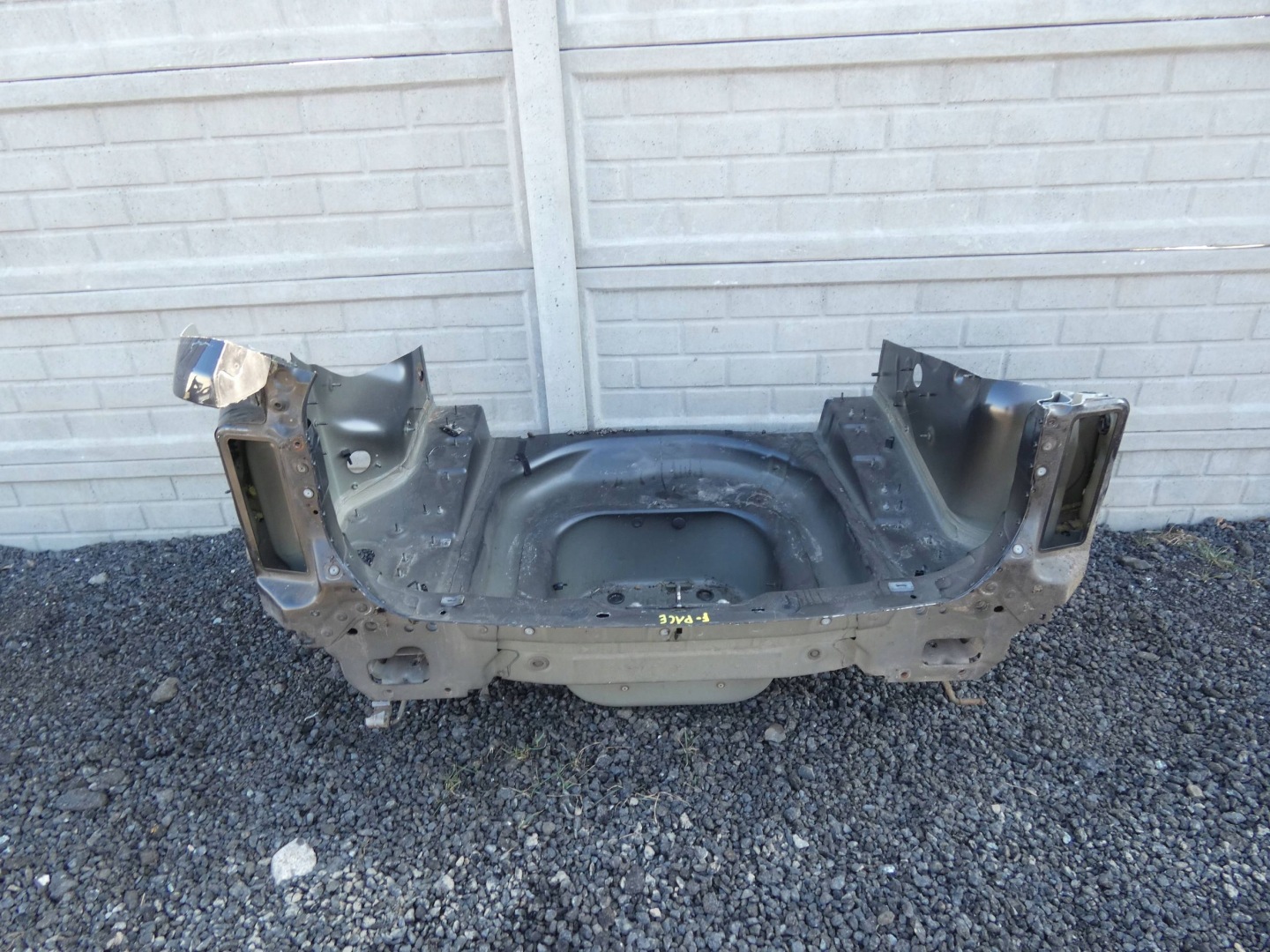 JAGUAR F-PACE X761 sump rear panel quarter pillar rear part