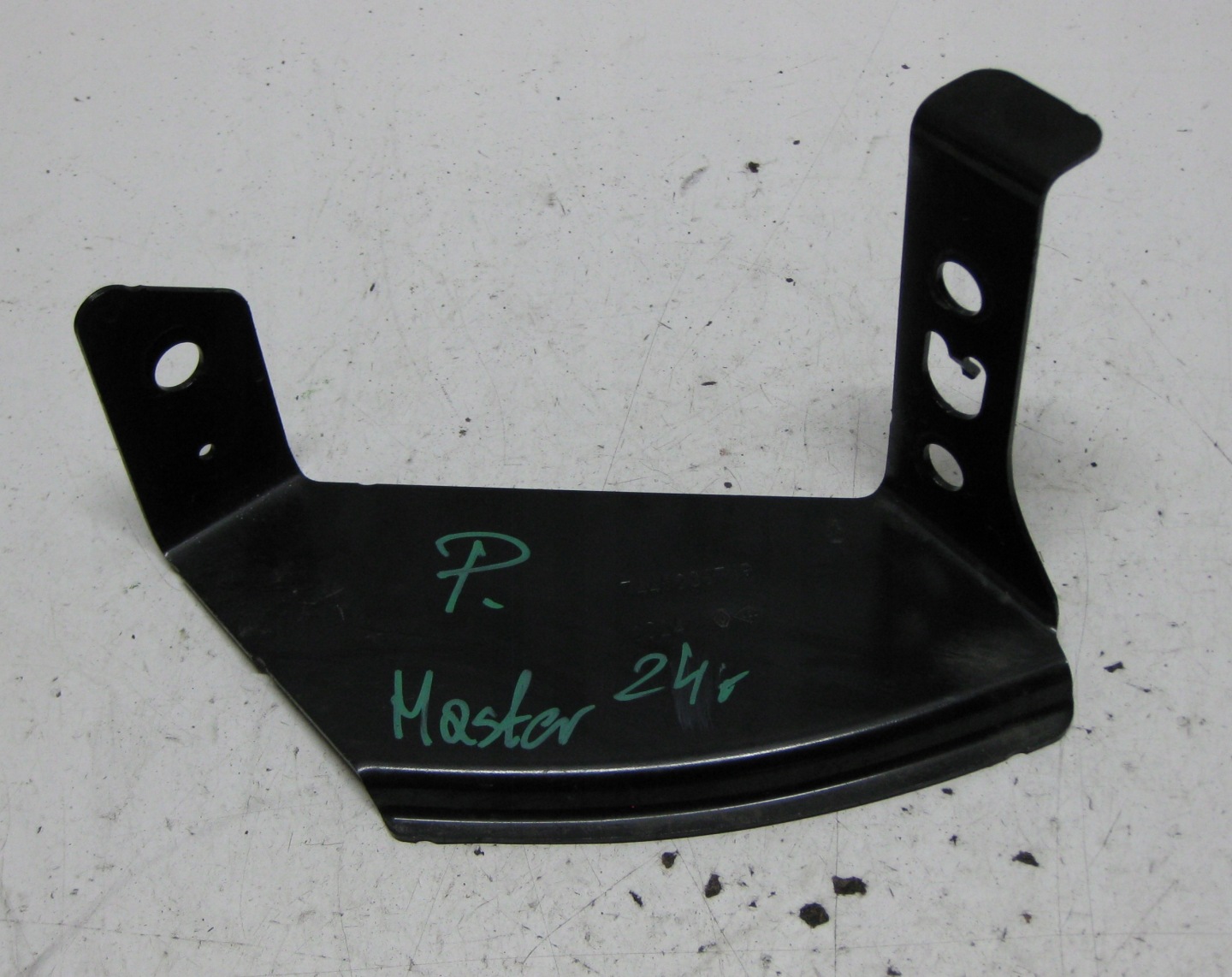 RENAULT MASTER III right holder of a bumper front 744623971R