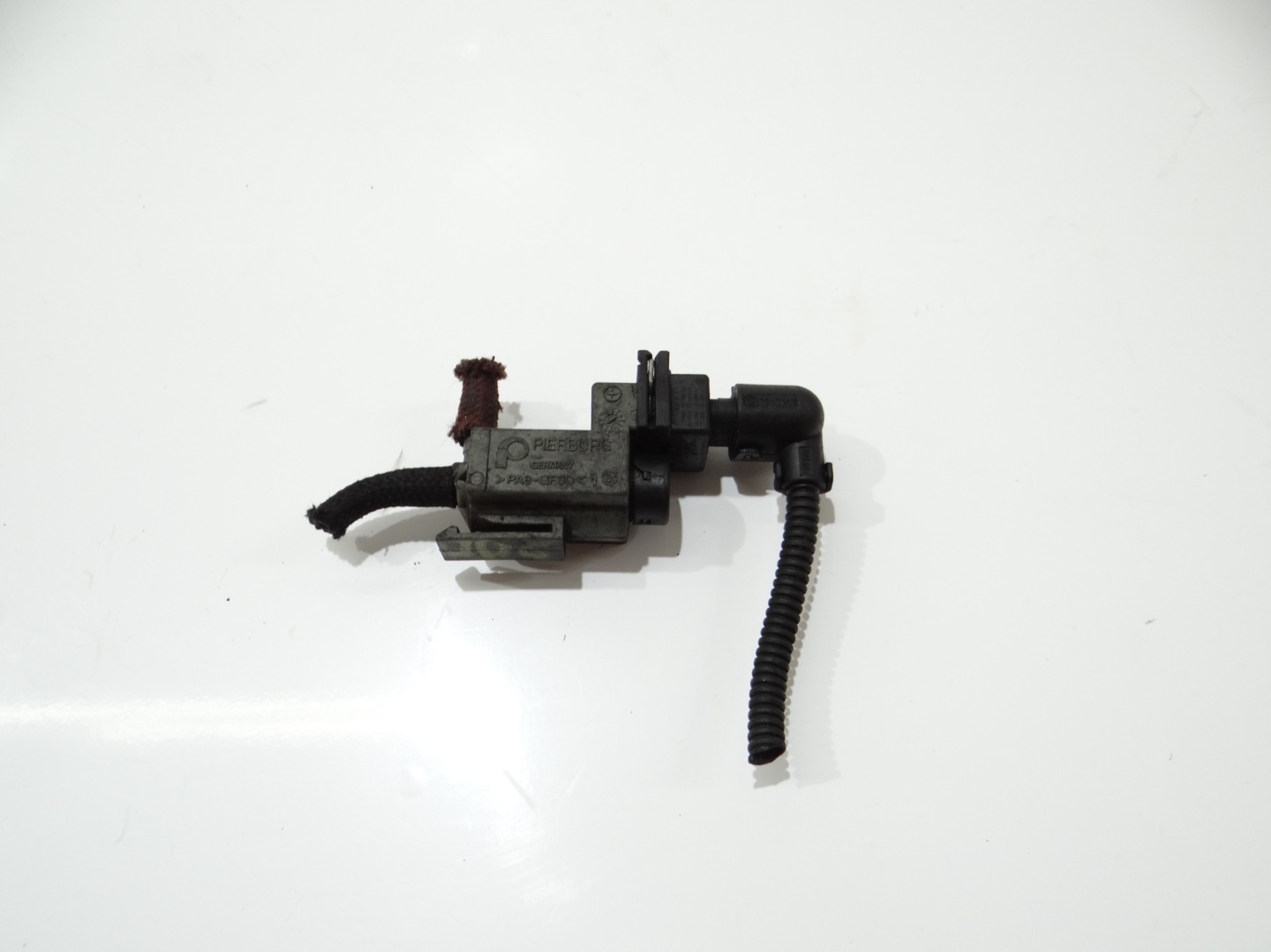 ventil vakum BMW E60 E87 E90 2.0D 7537612