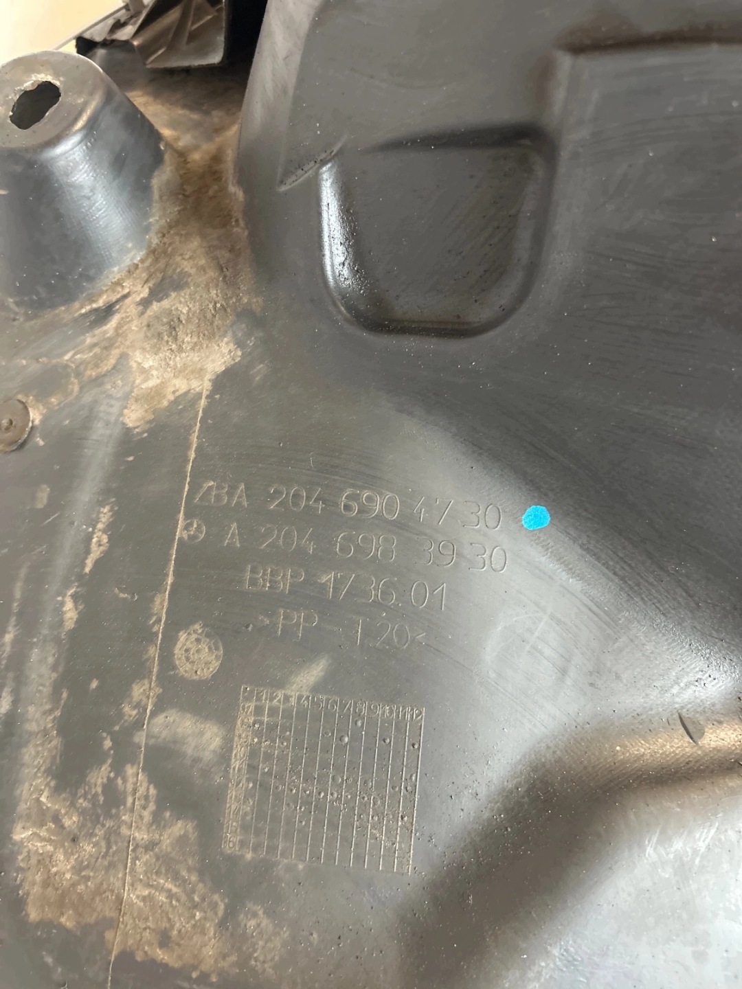 complete mudguard left front Mercedes W204 Lift C-Klasa