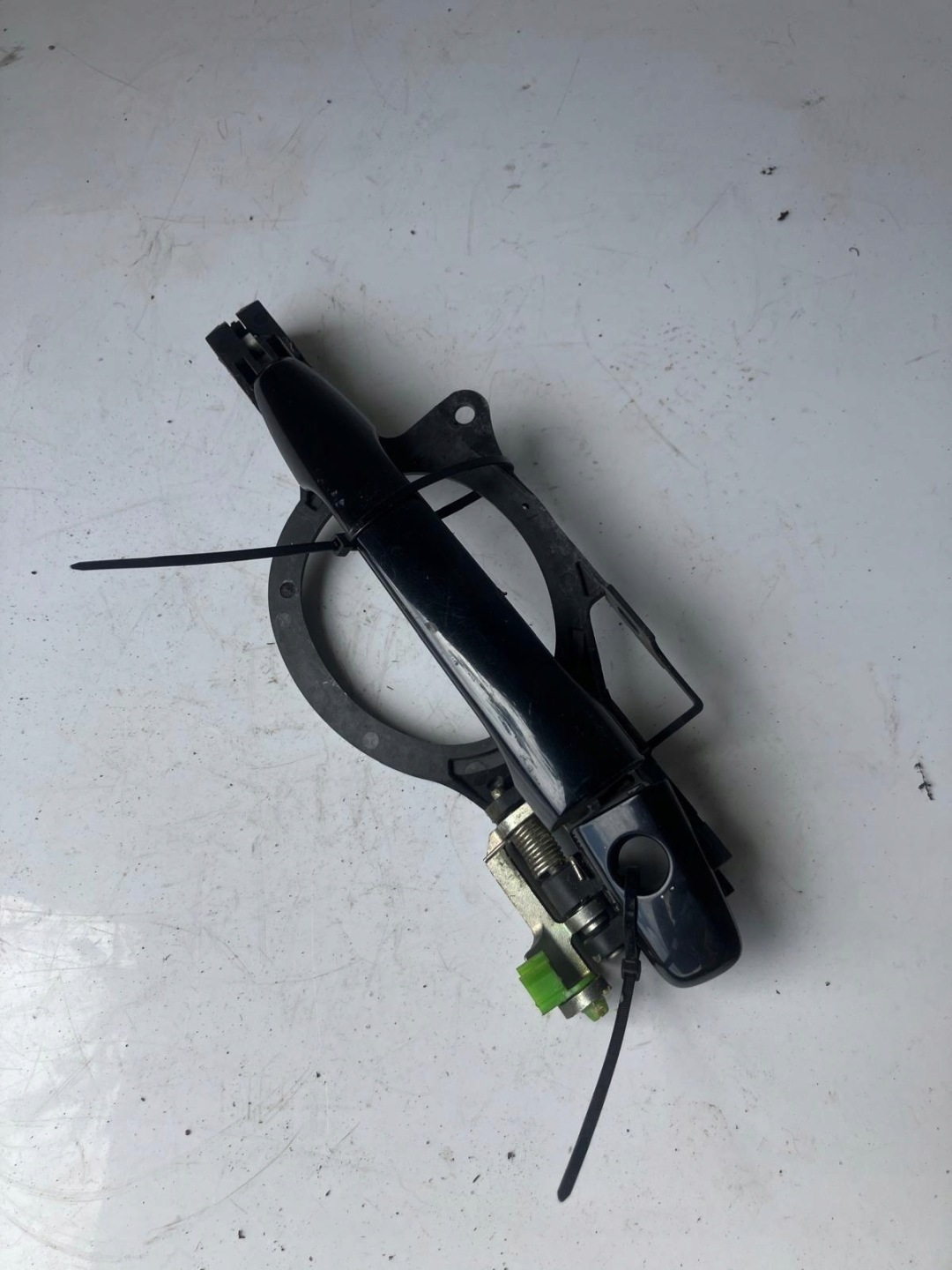 handle door left front PEUGEOT 4007 X42 black