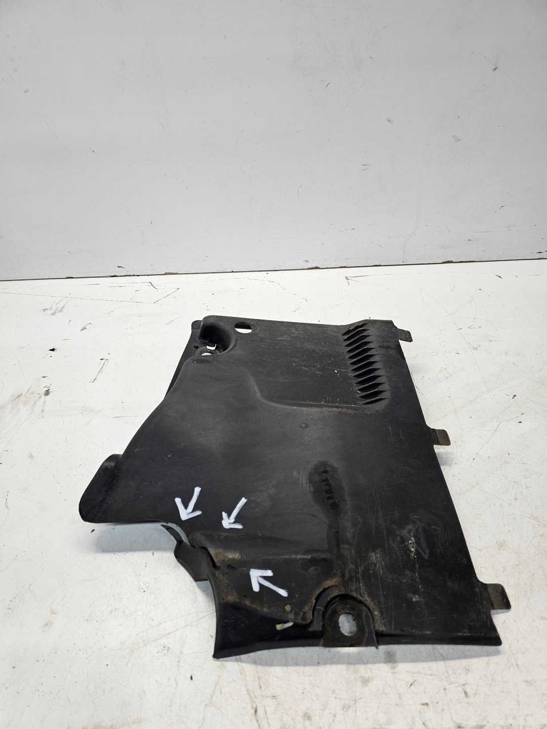 cover cover chassis left AUDI A4 B8 8K0825201E 1/25