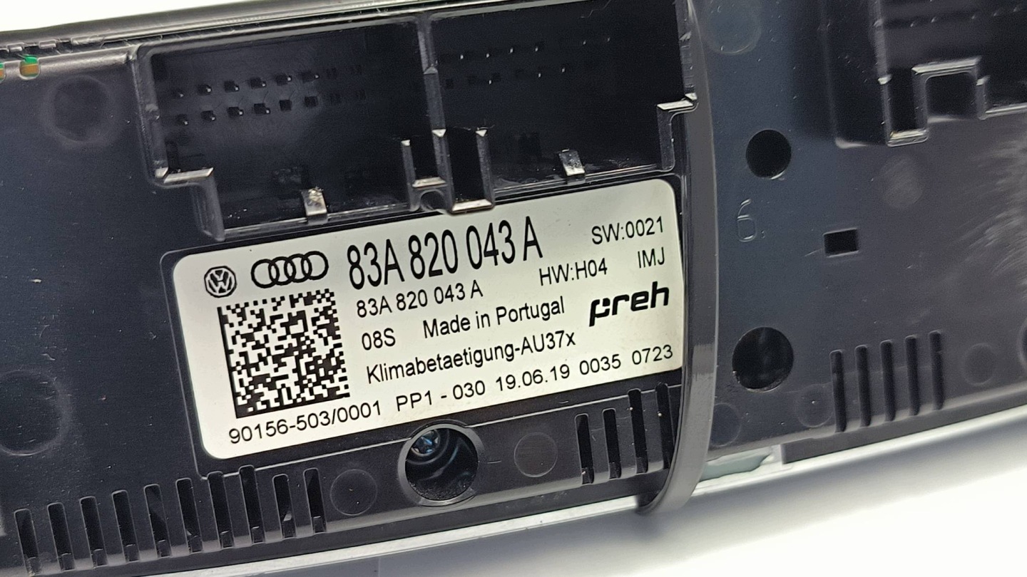 PANEL klimatizaci 83A820043A AUDI Q3 II 83A