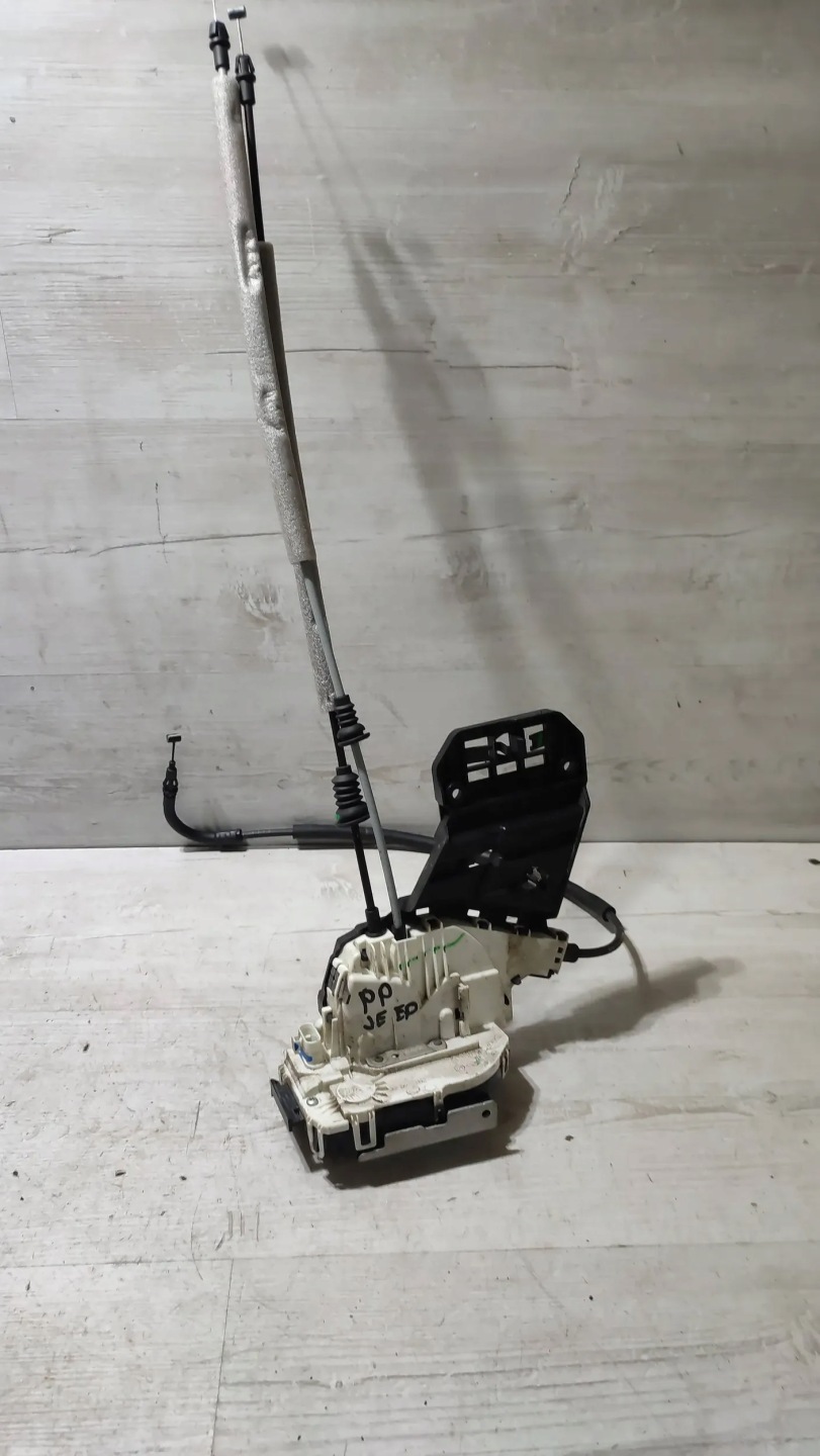 Jeep Cherokee KL 15r. 2.0d lock door right rear part