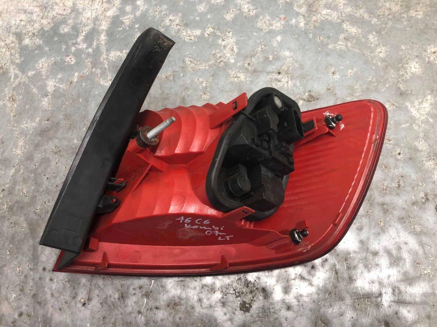 light left rear part AUDI A6 C6 KOMBI 89034302