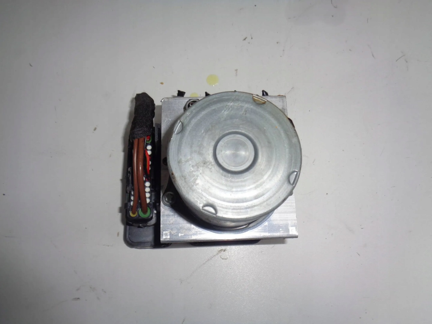SKODA KAMIQ ARONA pump control unit ABS 2Q0614517AQ damaged