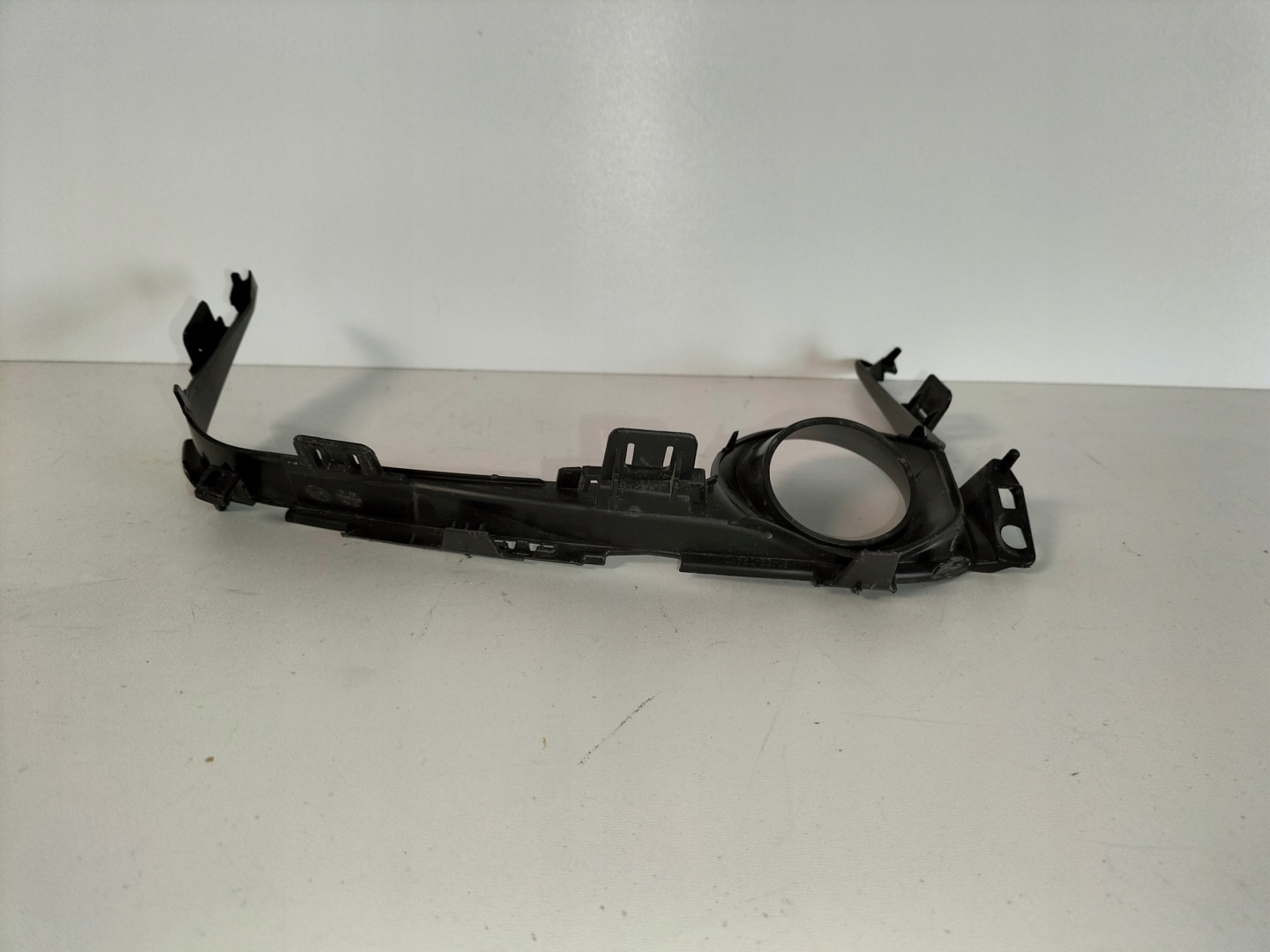 grille grid of a bumper front left TOYOTA COROLLA E21 18- sedan