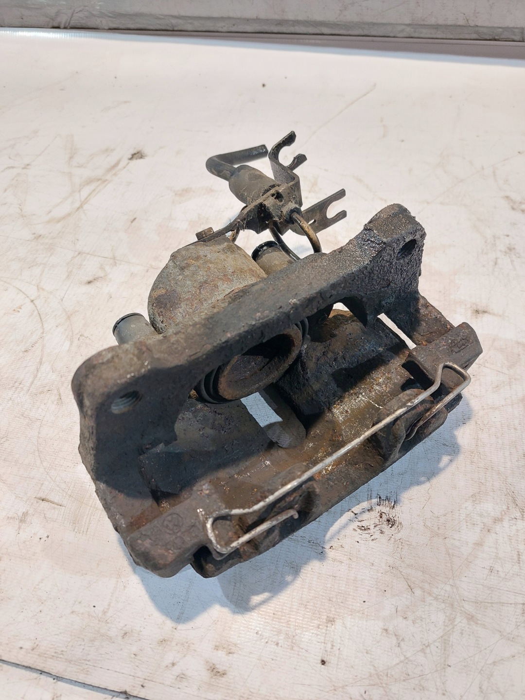 caliper brake left front AUDI A4 B6 2.0B