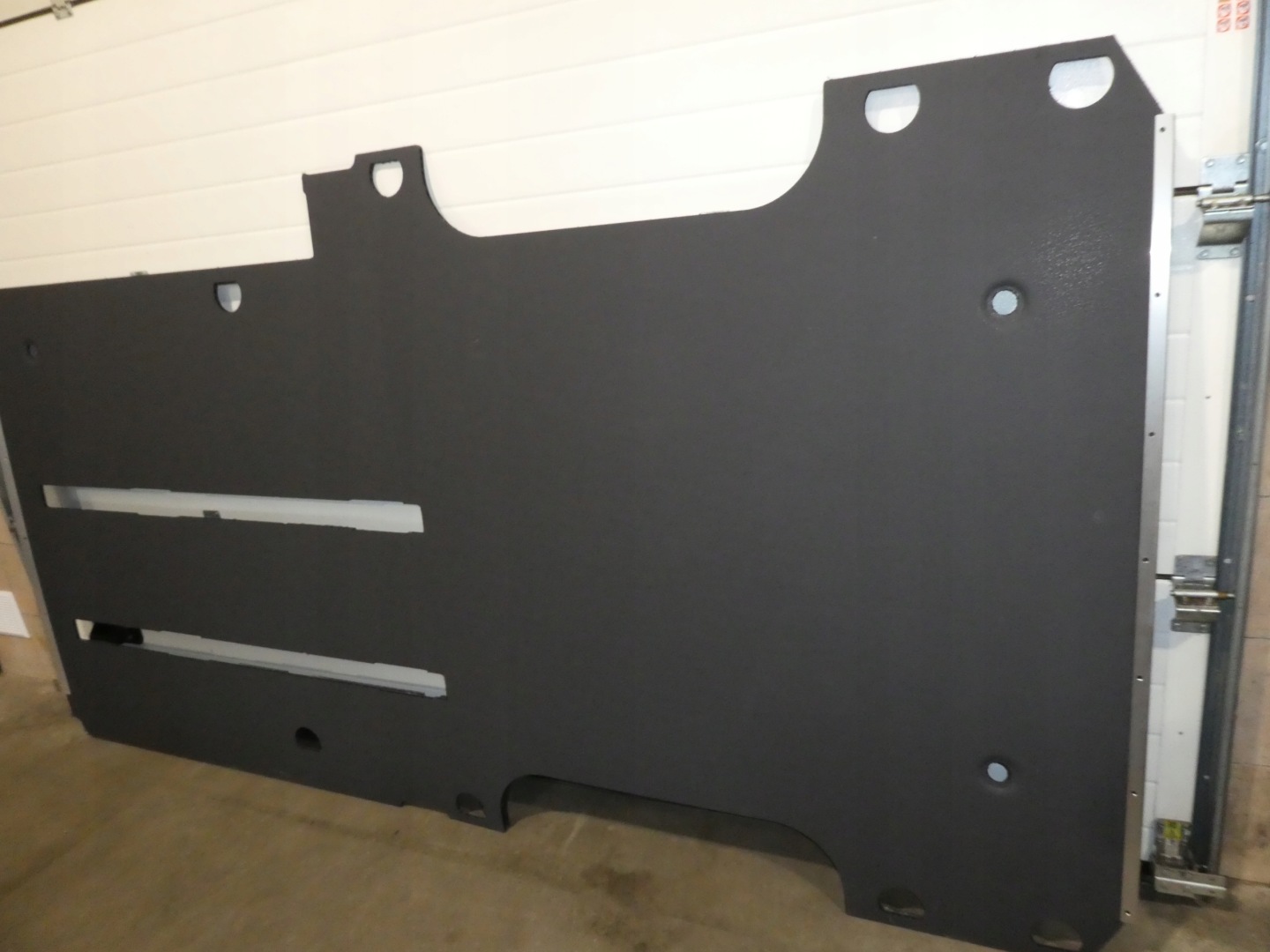 MERCEDES SPRINTER 907 BODEN AUTOTEPPICHE ABDECKUNG UNTER SZYNY A9076843802