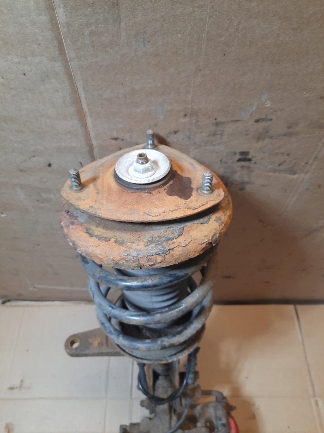 McPherson swing caliper disc PRAWYPRZOD LAND ROVR FREELANDER 1.8B