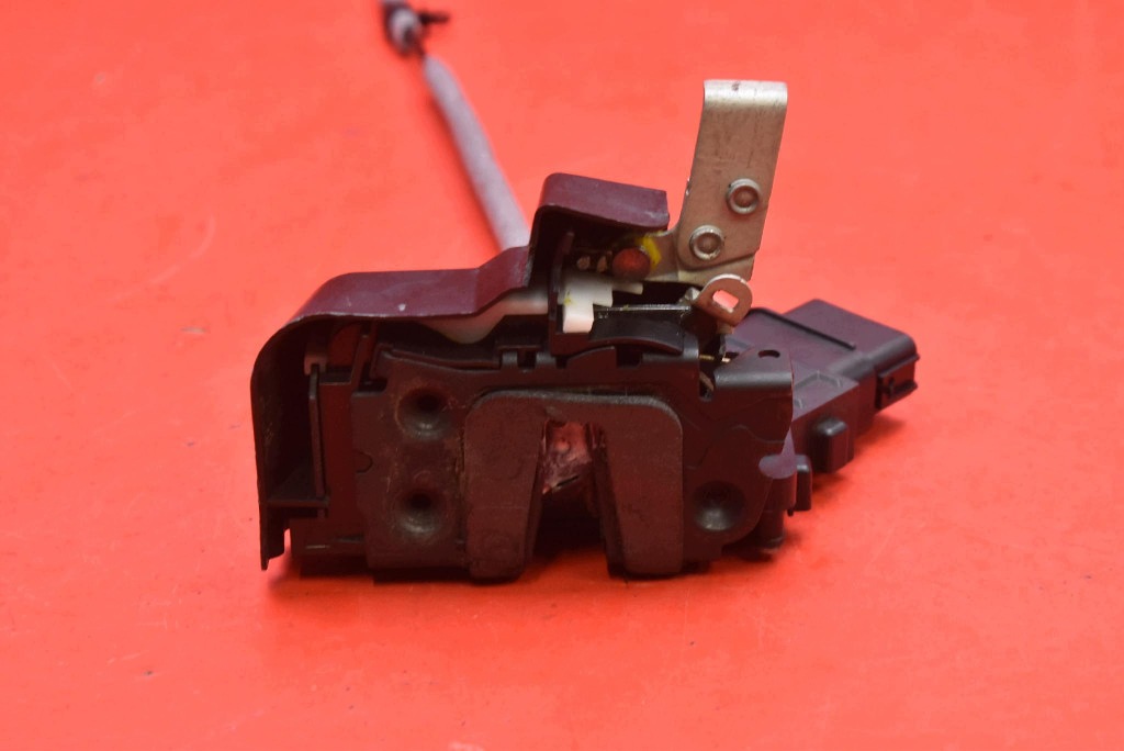 lock door right front front EU 8M2A-R21812-AA FORD MONDEO MK4 LIFT 07