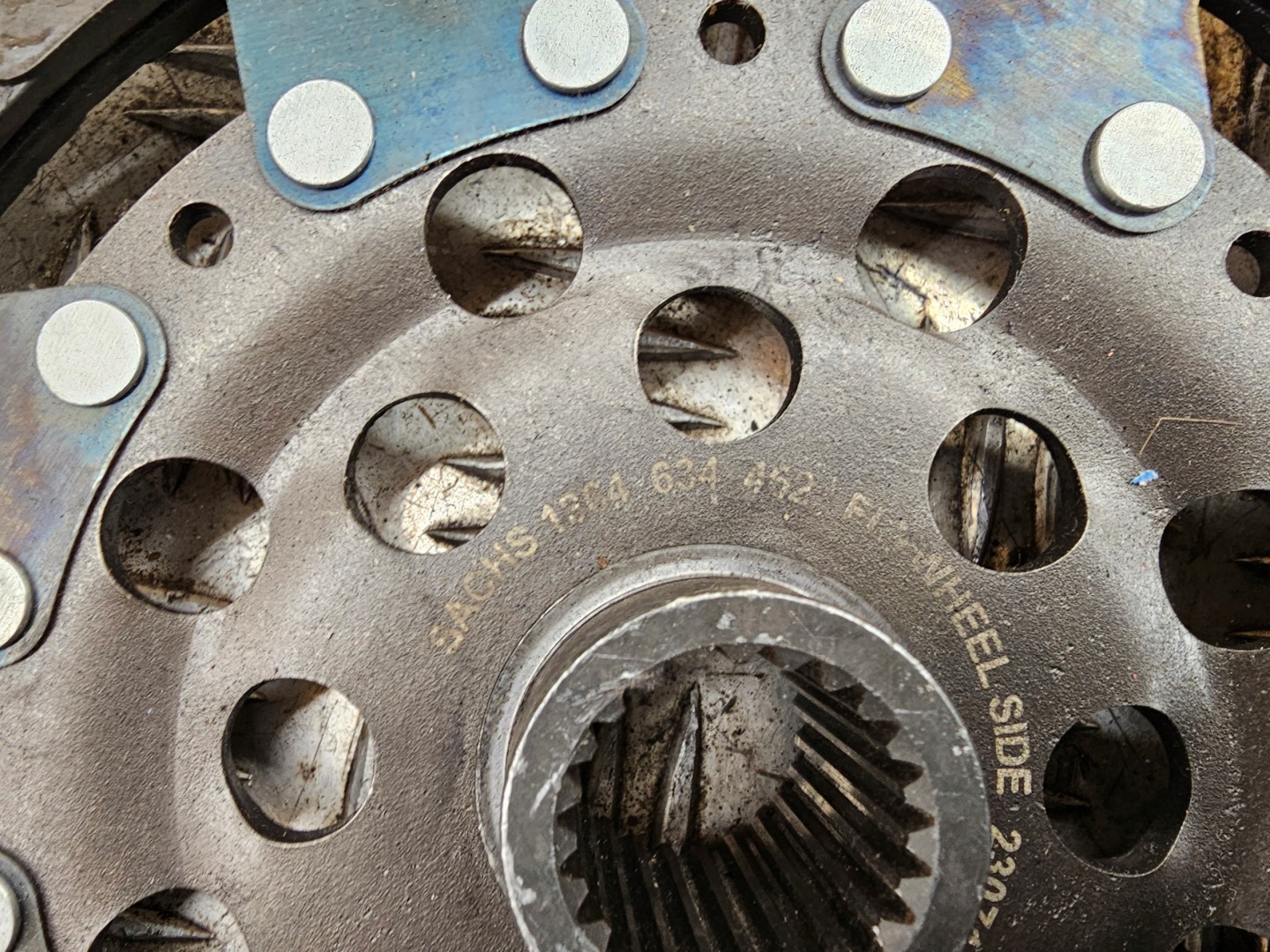 Sachs 3082 634 062 Disque dociskowa Embrayage 1864634462