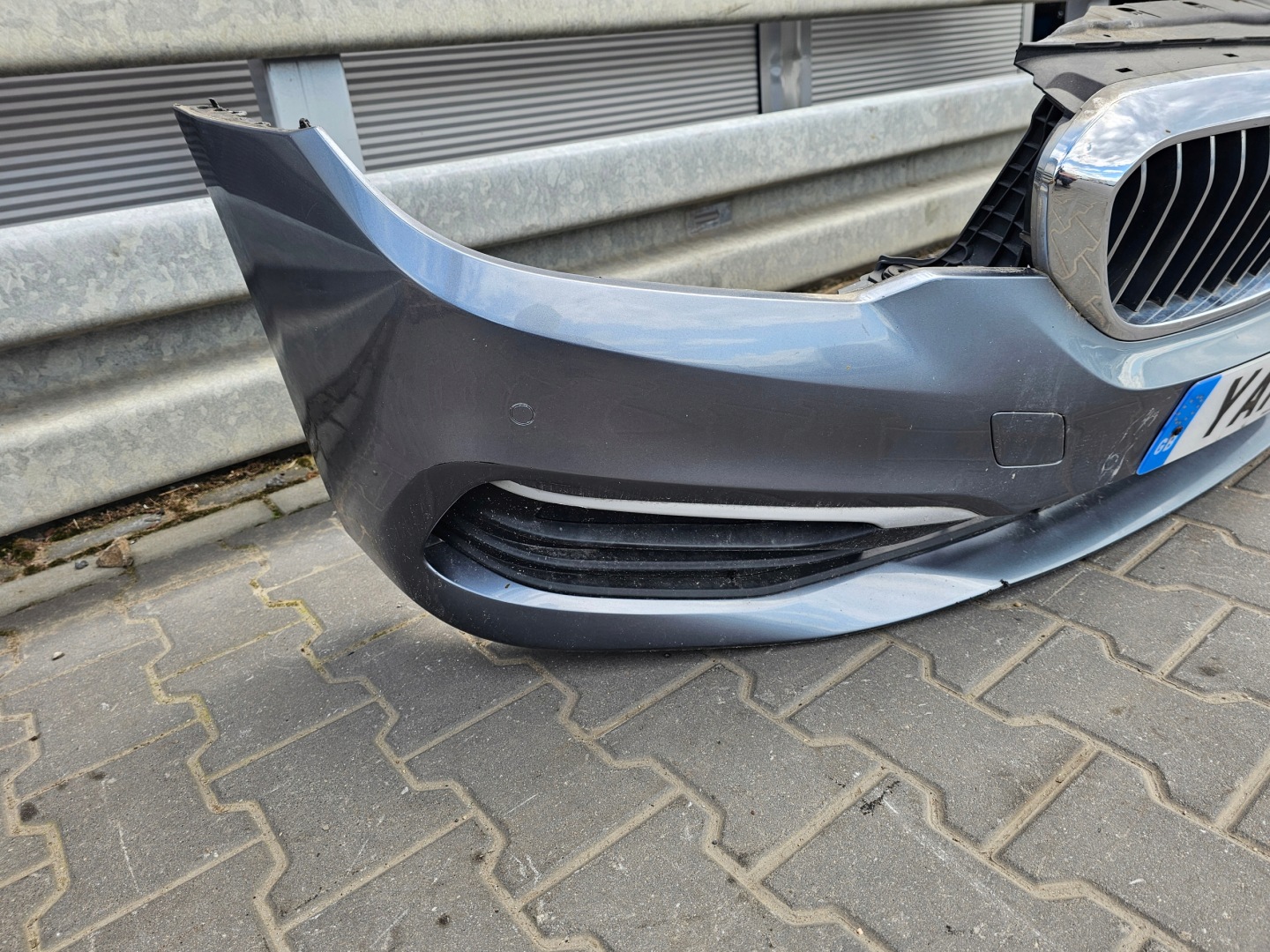 BMW 5 G30 G31 bumper front complete 4 PDC BLUESTONE METALLIC (C2Y)