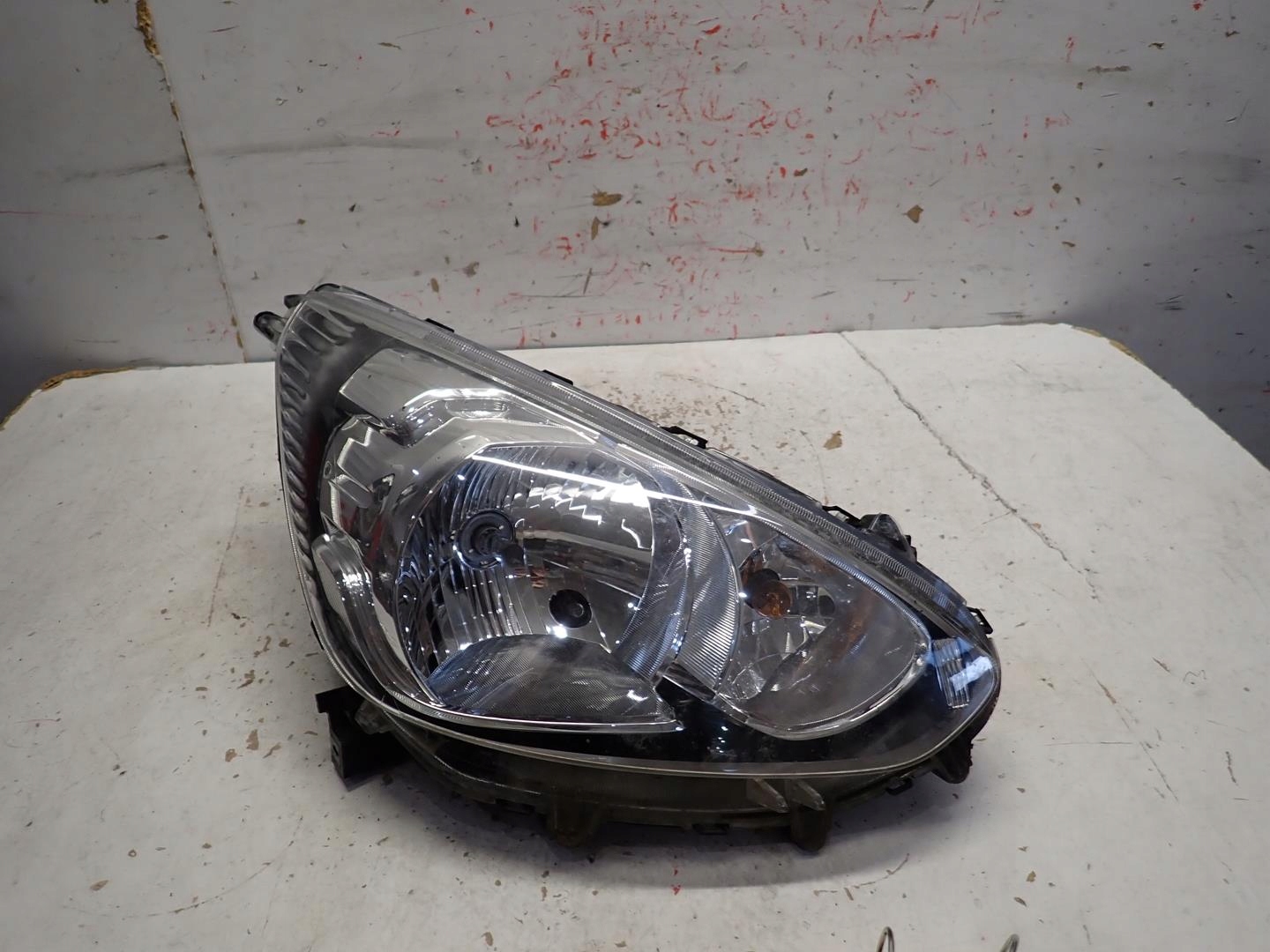 light front front right MITSUBISHI SPACE STAR II 2013-2019