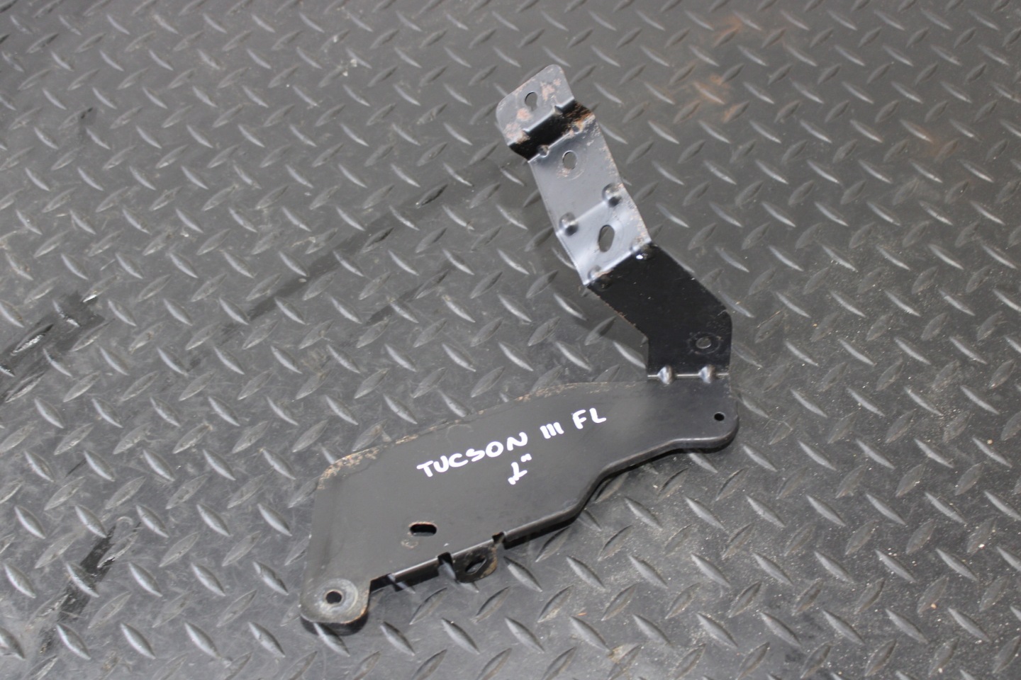 support étrier console gauche HYUNDAI TUCSON III 3 LIFT