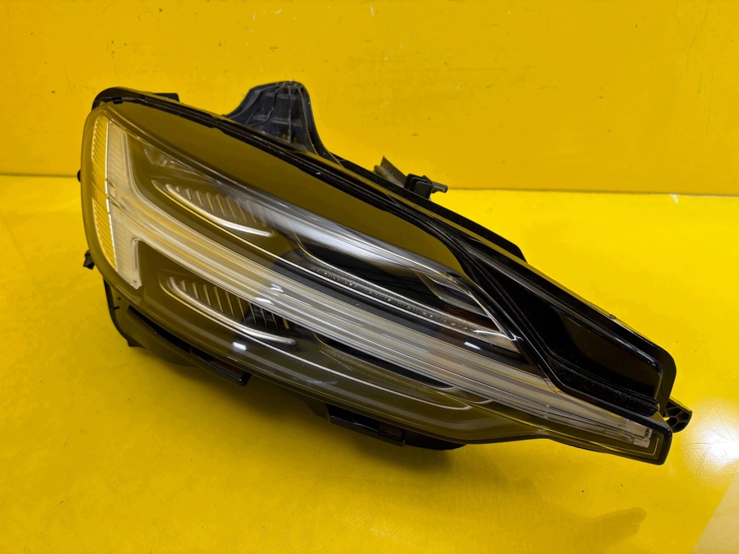 light right Volvo V60 S60 II 2018- Full Led 32404686