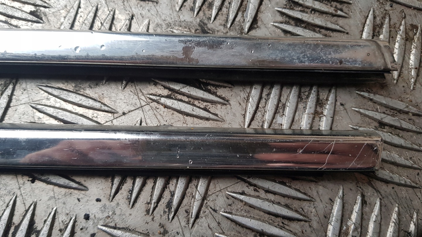 BMW E39 moulding dust left right front CHROM