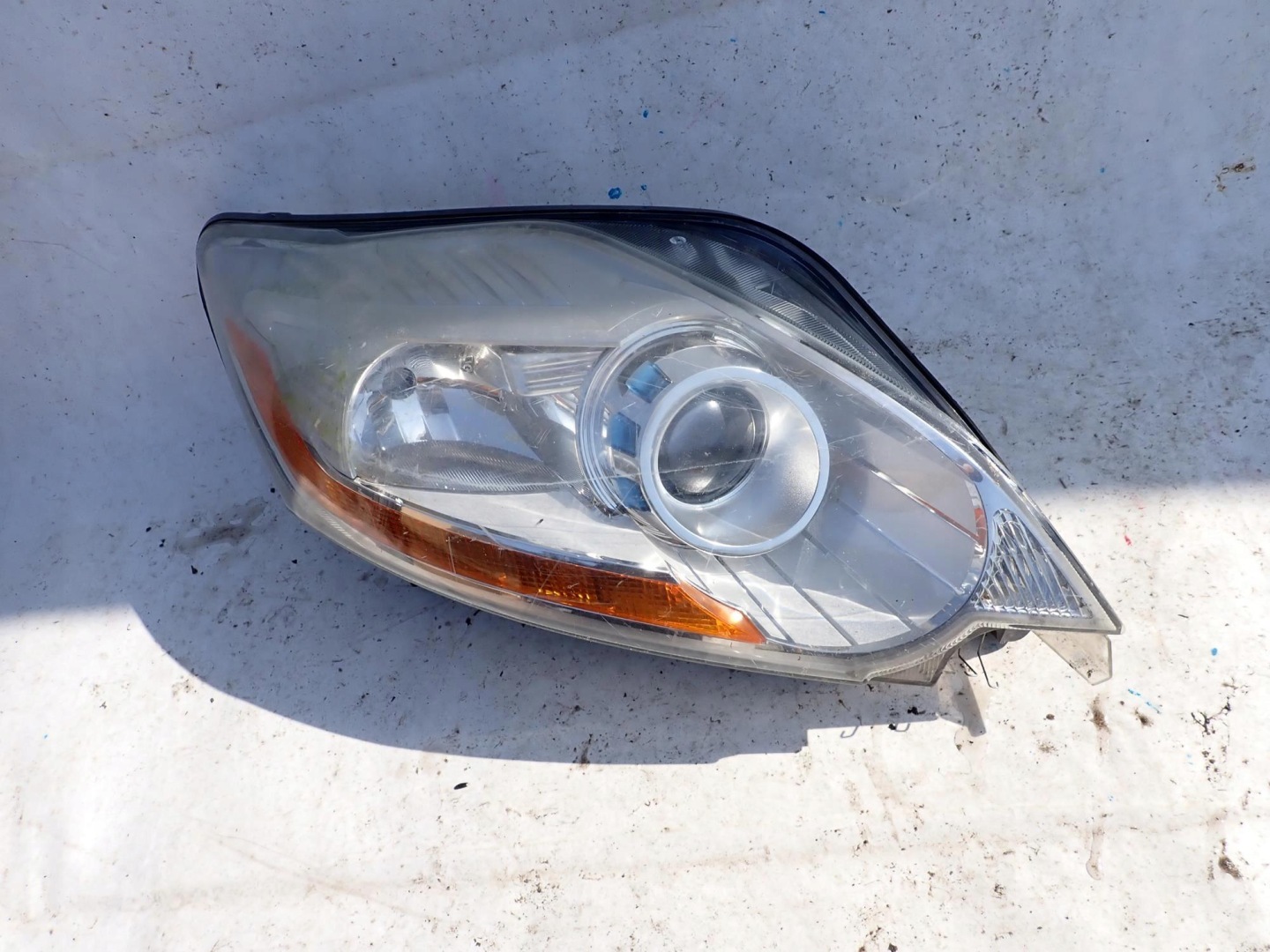 FORD KUGA and 1 MK1 08-13 light front front right