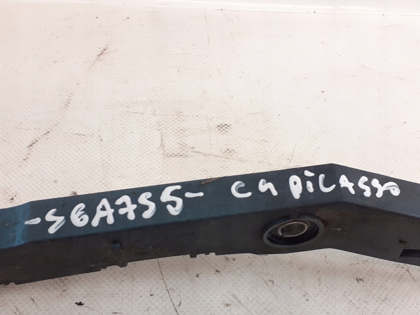 CITROEN C4 PICASSO and bumper bracket right front