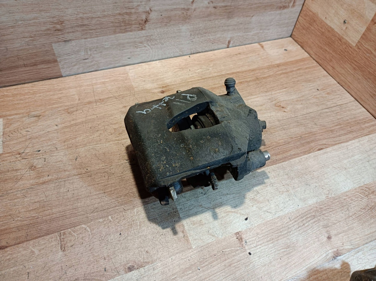 caliper brake front right Volkswagen Jetta III