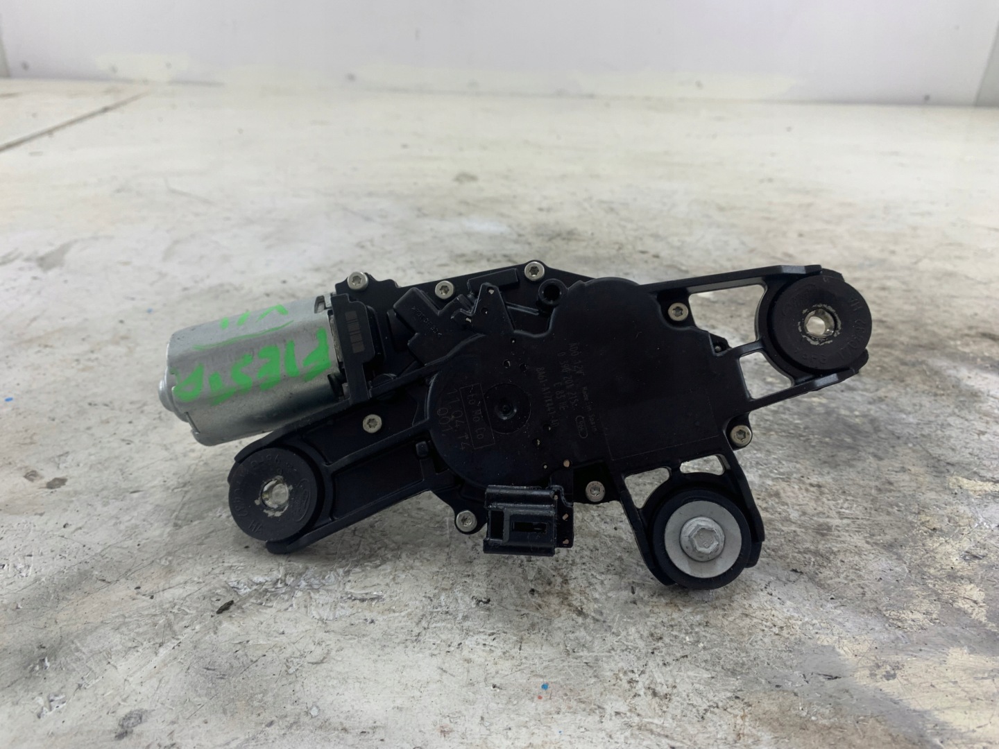 FORD FIESTA MK7 wiper mechanism front 8A6117B571AB