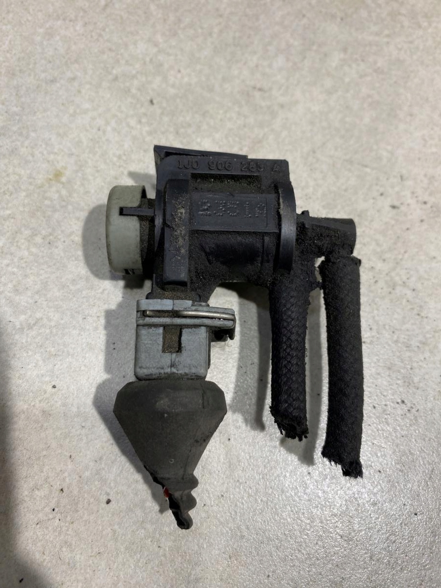 Vanne à vide AUDI A4 B6 1.9 TDI 1J0906283A