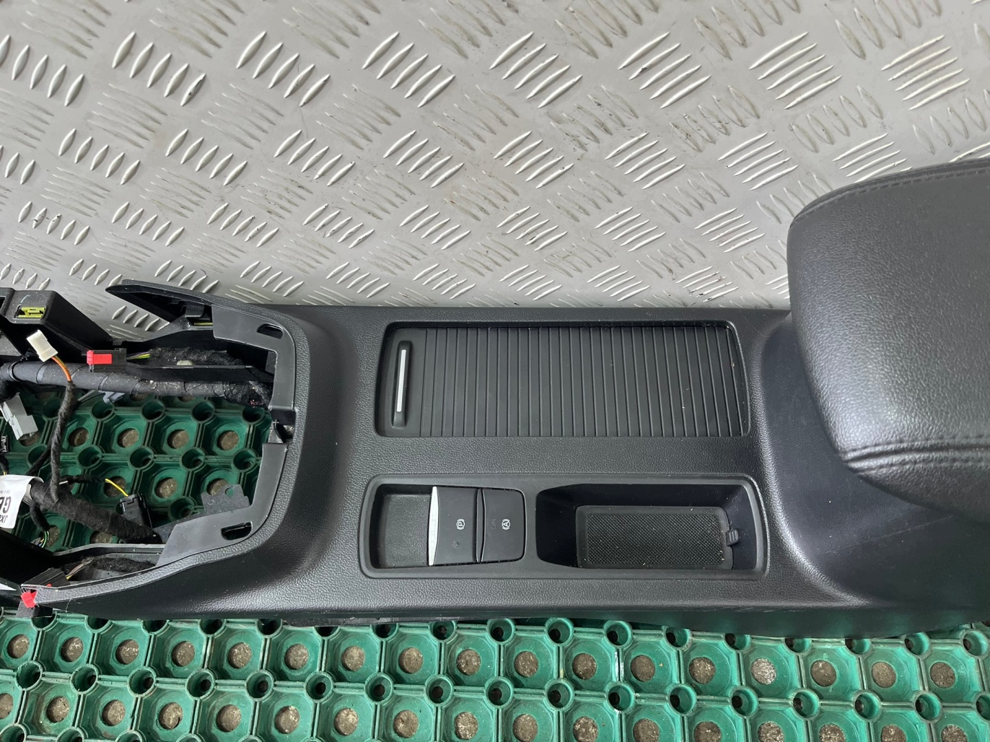 FORD FOCUS MK4 18-22 tunnel media bracciolo EUROPA OE
