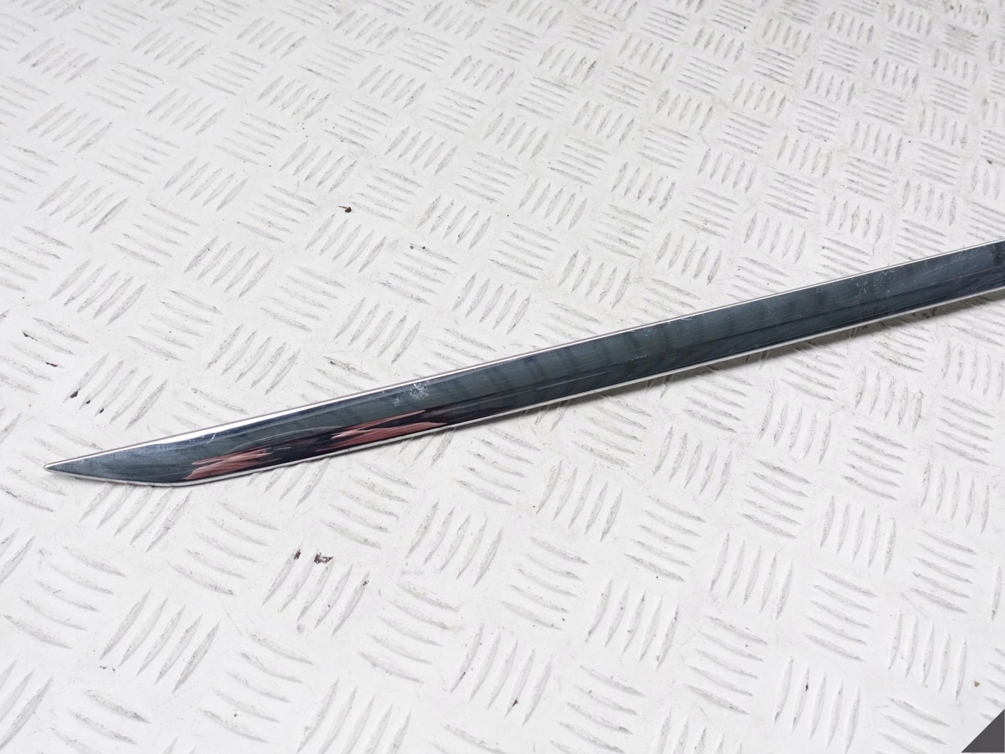 TIGUAN II 2 5N 15- CHROM moulding door right front