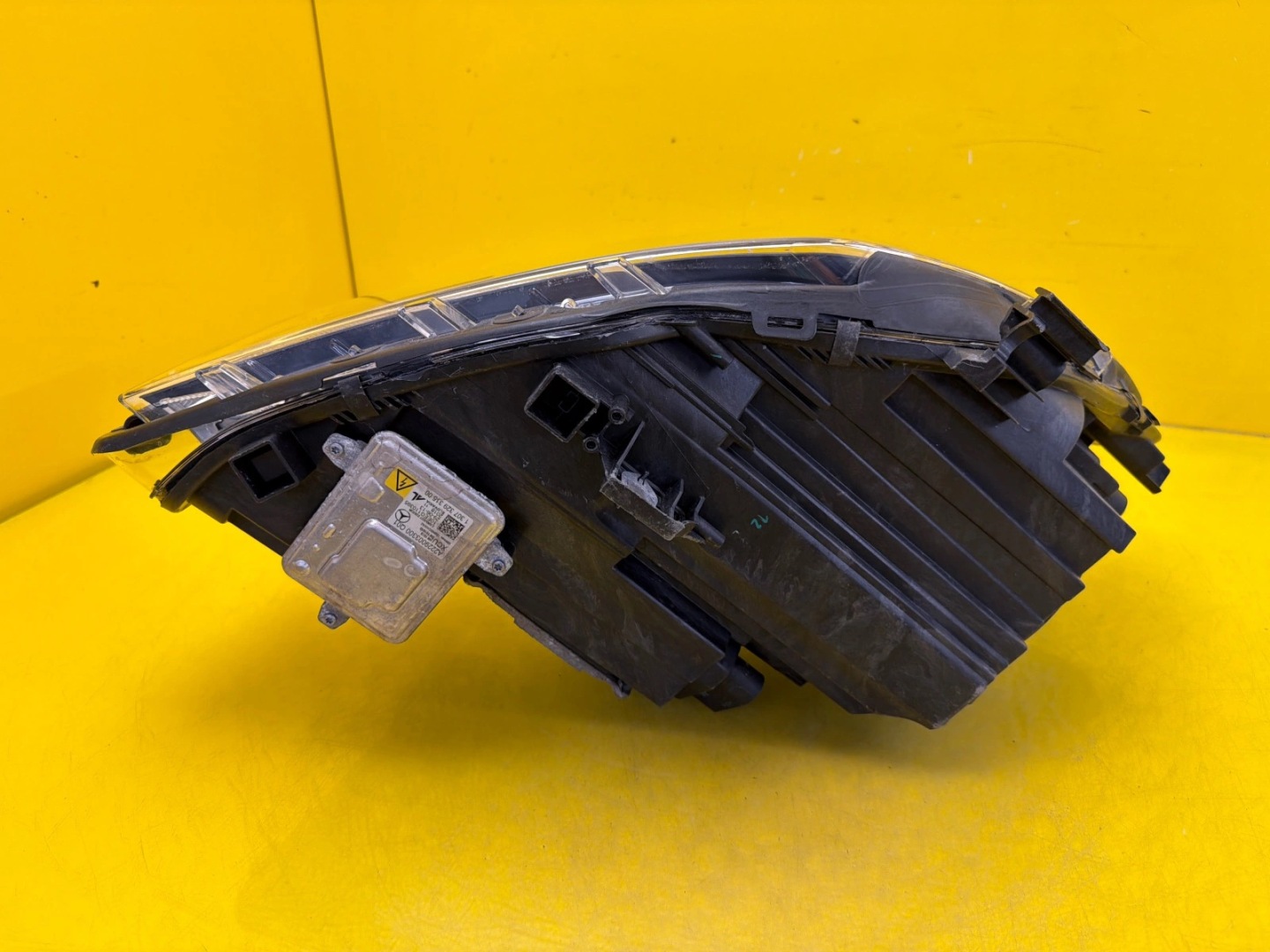 light left Mercedes CLA W117 Bi-Xenon A1179066300