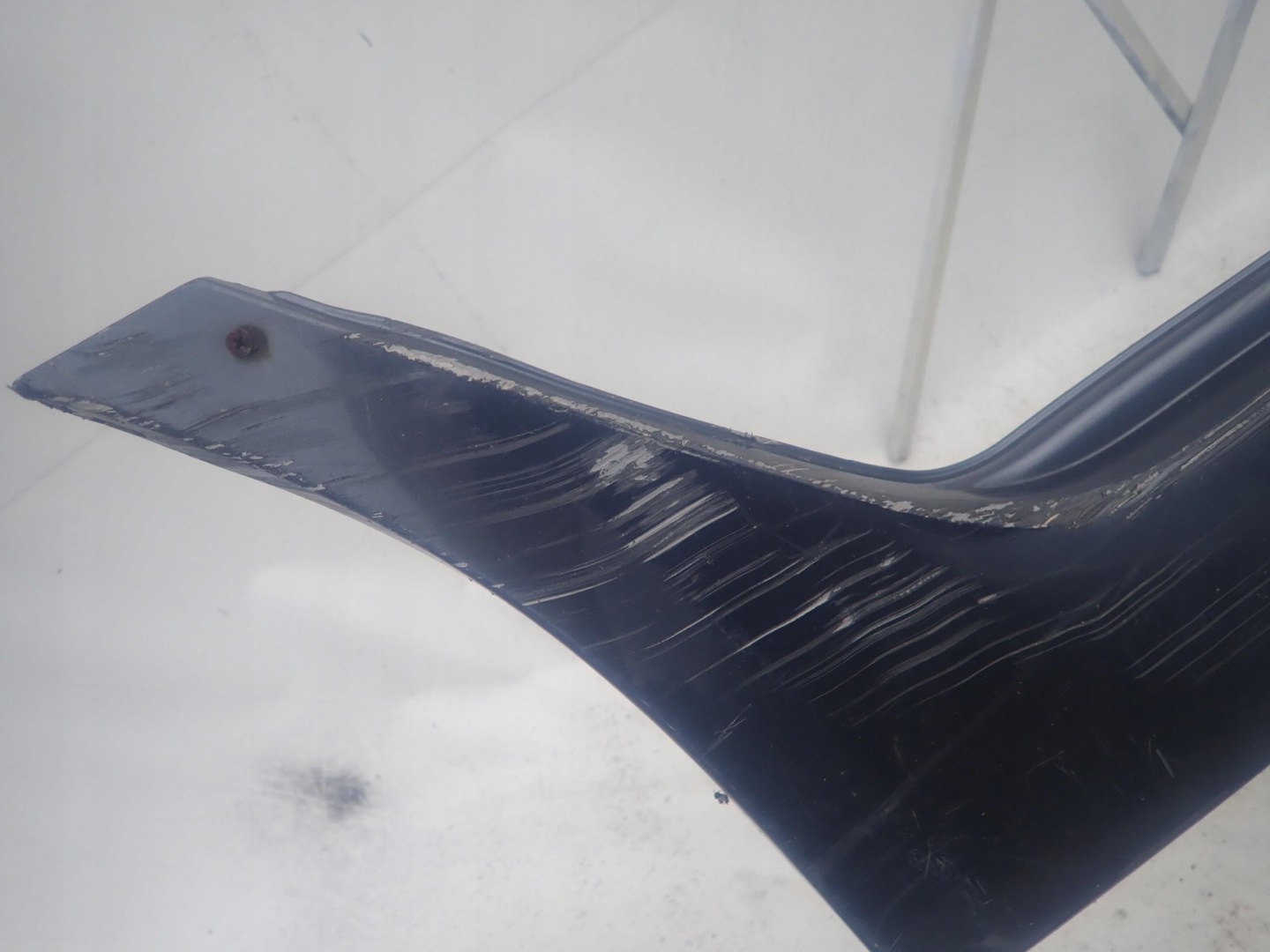 MITSUBISHI GRANDIS 03-11 threshold right moulding threshold