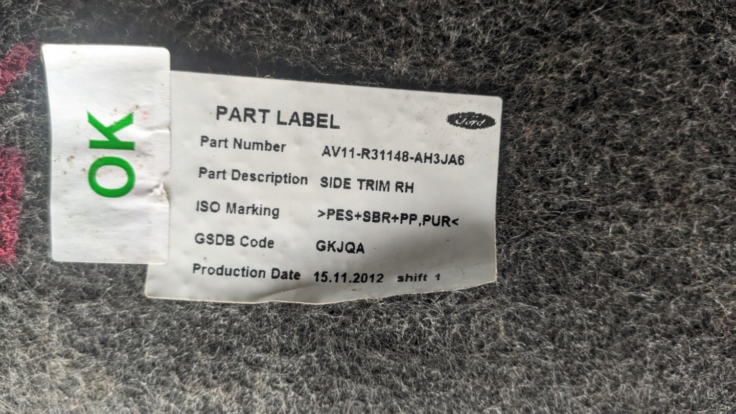 FORD B-MAX 12R 1.0 EB boot upholstery right rear part AV11-R31148-AH