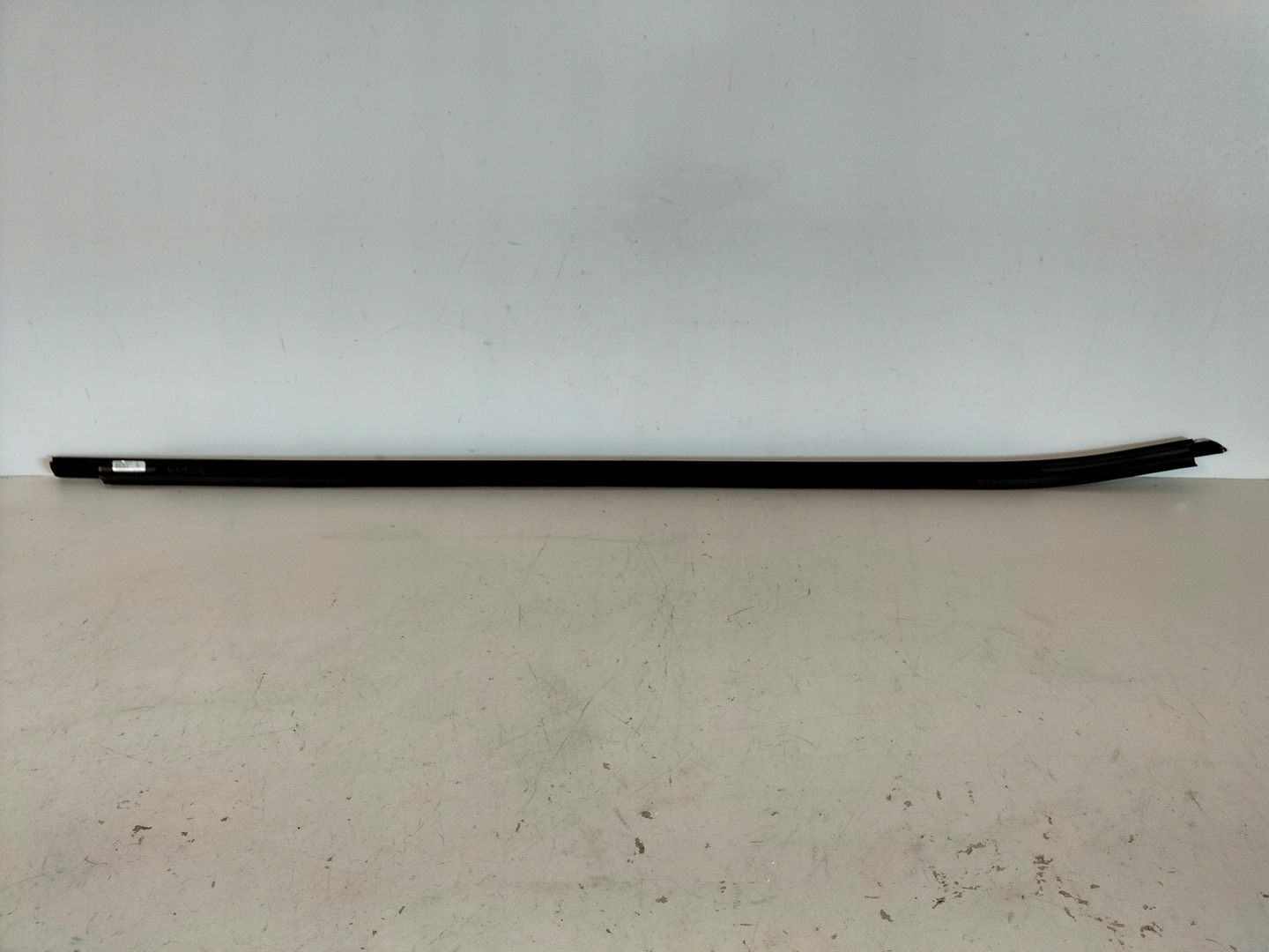 moulding dust door front left SKODA SUPERB III 15