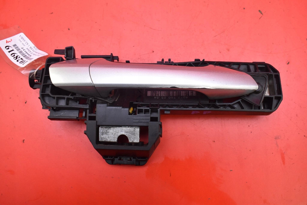 handle right front KEYLESS SREBRNA A2127600934 MERCEDES E-KLASA W212 09-13