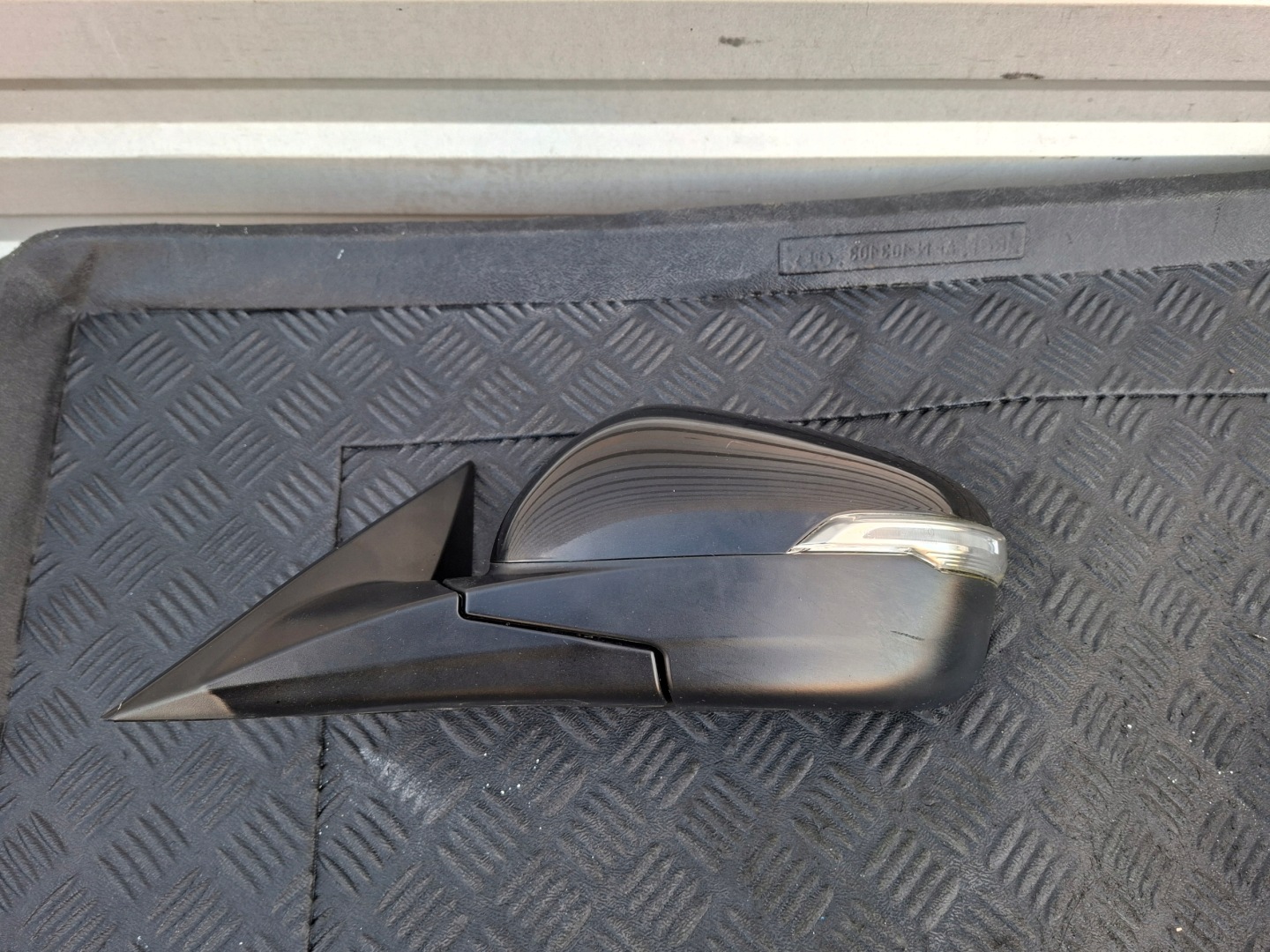 mirror + indicator 8 PIN left SSANGYONG TIVOLI XLV LAK