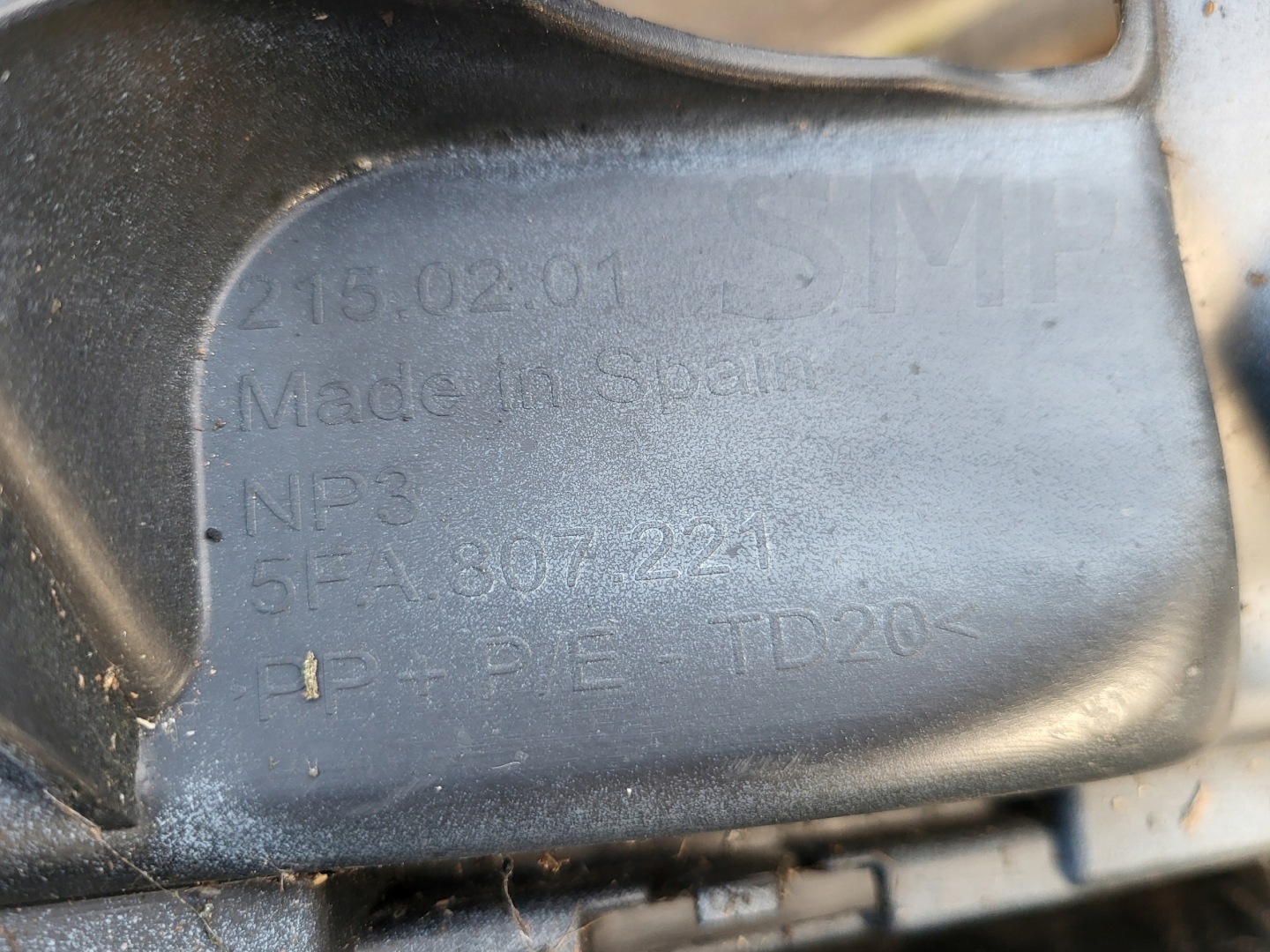 nárazník přední předek SEAT LEON IV 4 5FA cerný OE