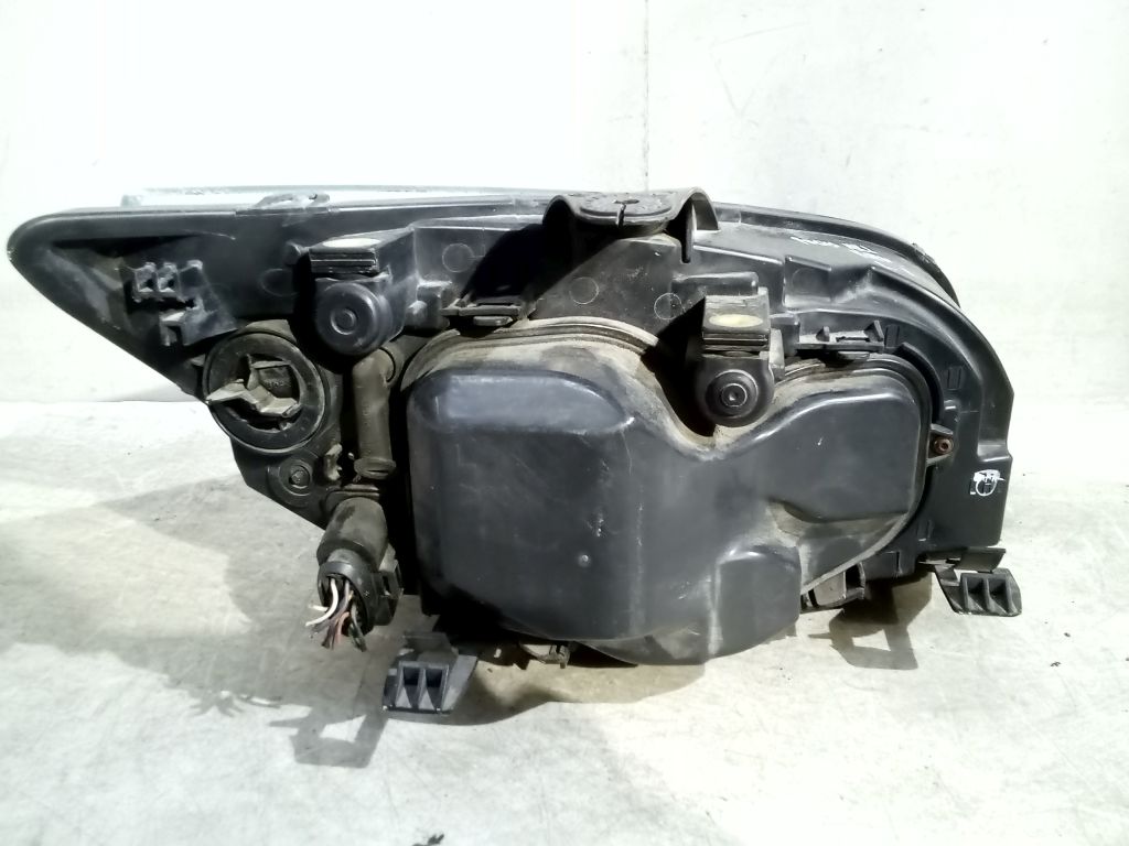 Ford Focus MK2 light left front xenon ksenon