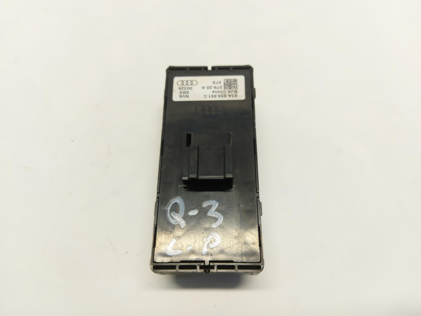 Audi Q3 83A SPORTBACK panel window control switch left front oryg 83a959851c
