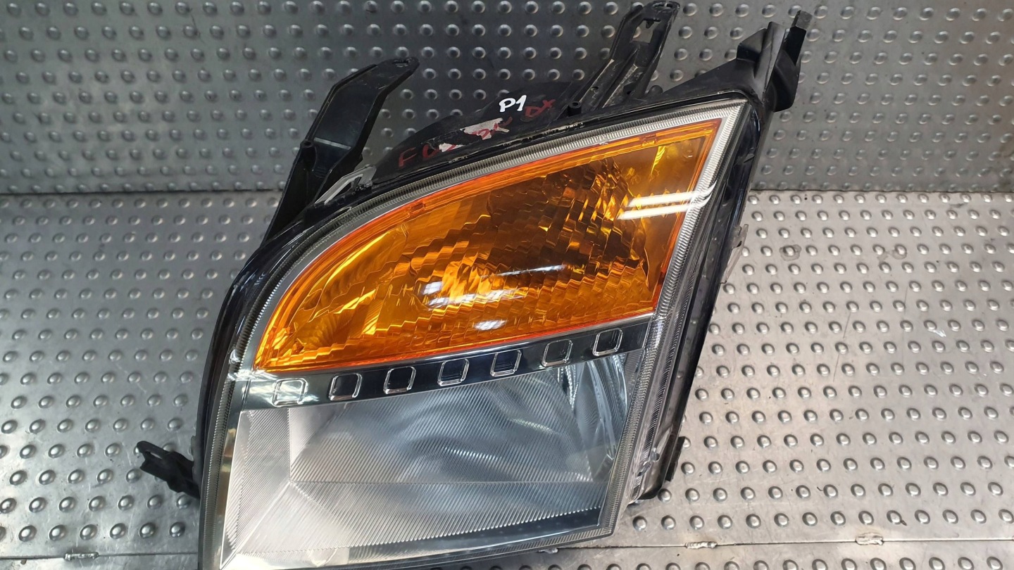 light front left FORD FUSION 02