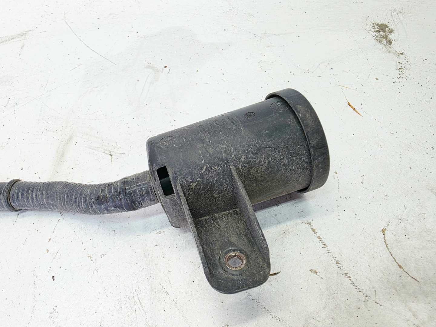prijenos filtera WEGLOWEGO AUDI A5 8W SPORTBACK 8W6133366E